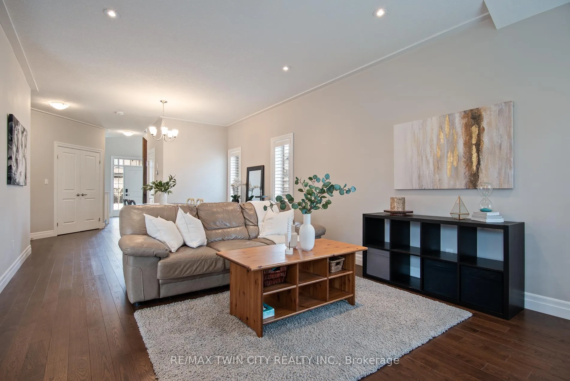Photo 13 of 255 Falconridge Drive, Kitchener — HOMEH