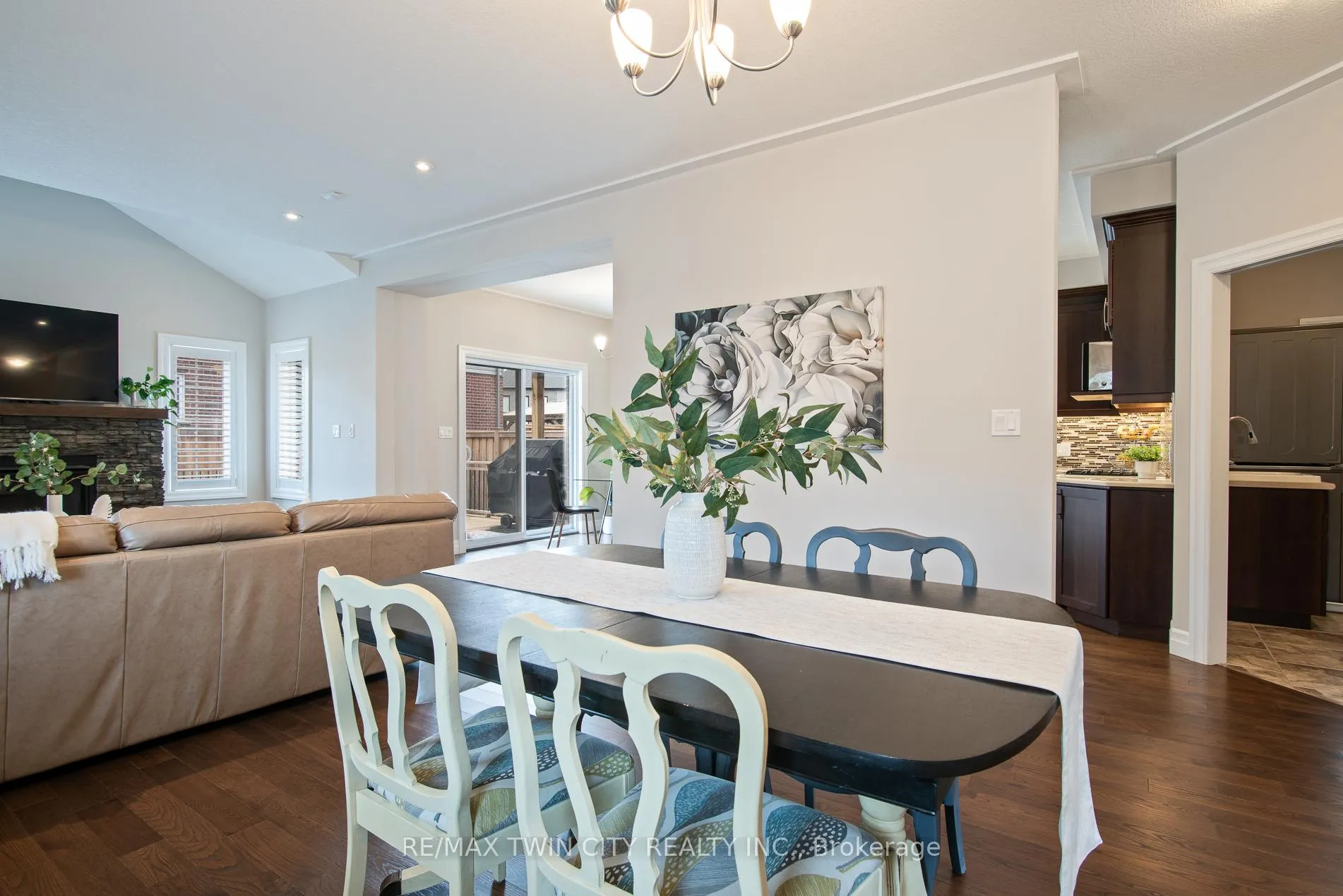 Photo 16 of 255 Falconridge Drive, Kitchener — HOMEH