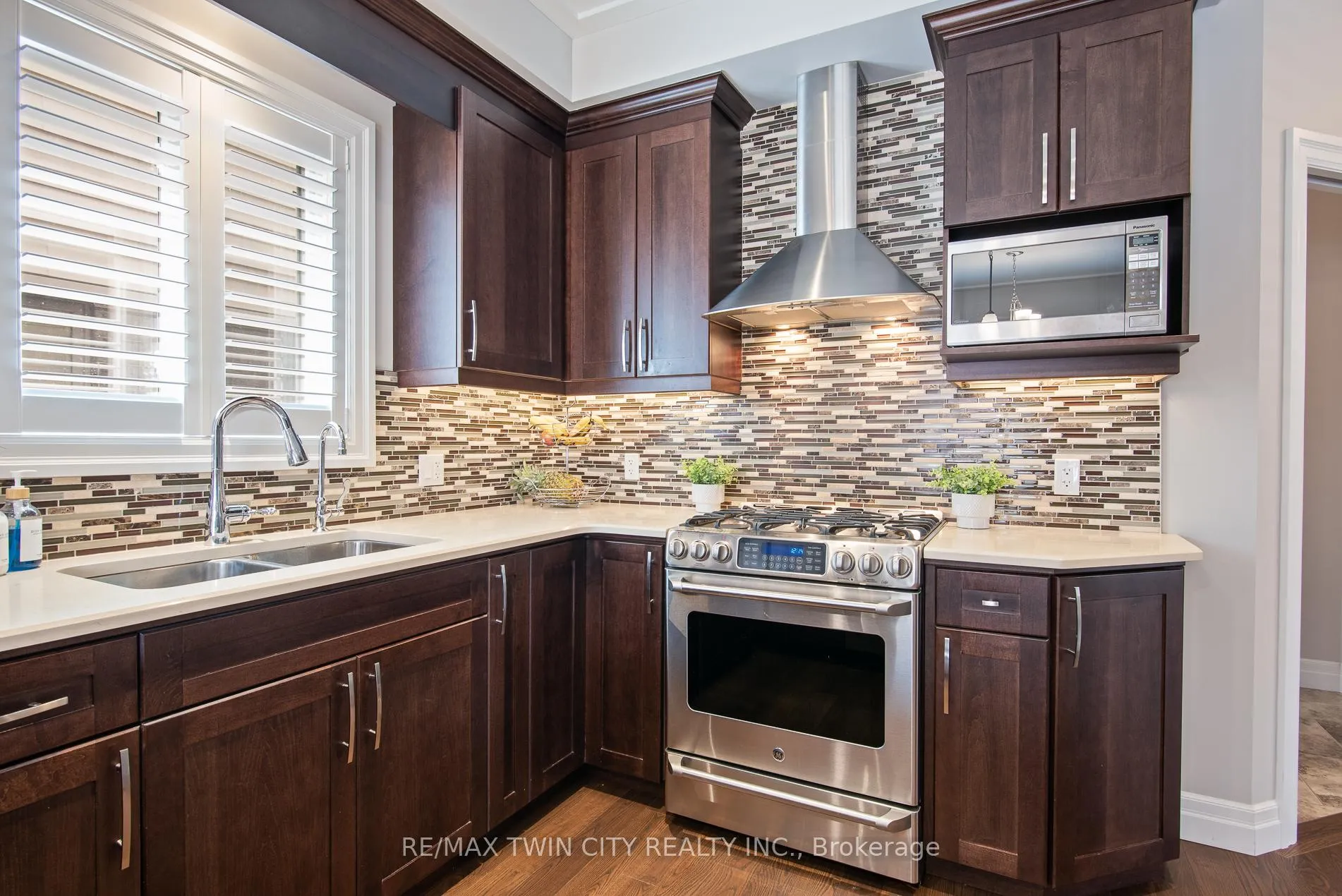 Photo 19 of 255 Falconridge Drive, Kitchener — HOMEH