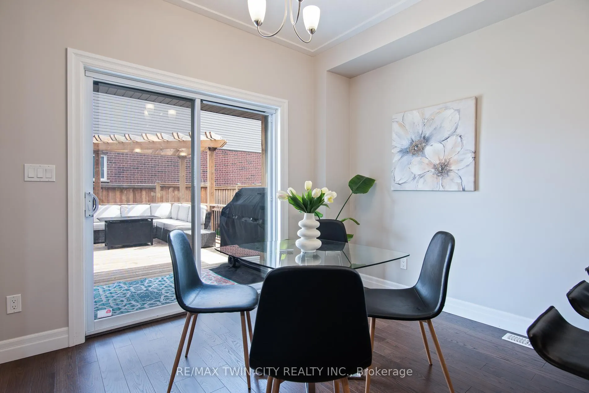 Photo 23 of 255 Falconridge Drive, Kitchener — HOMEH
