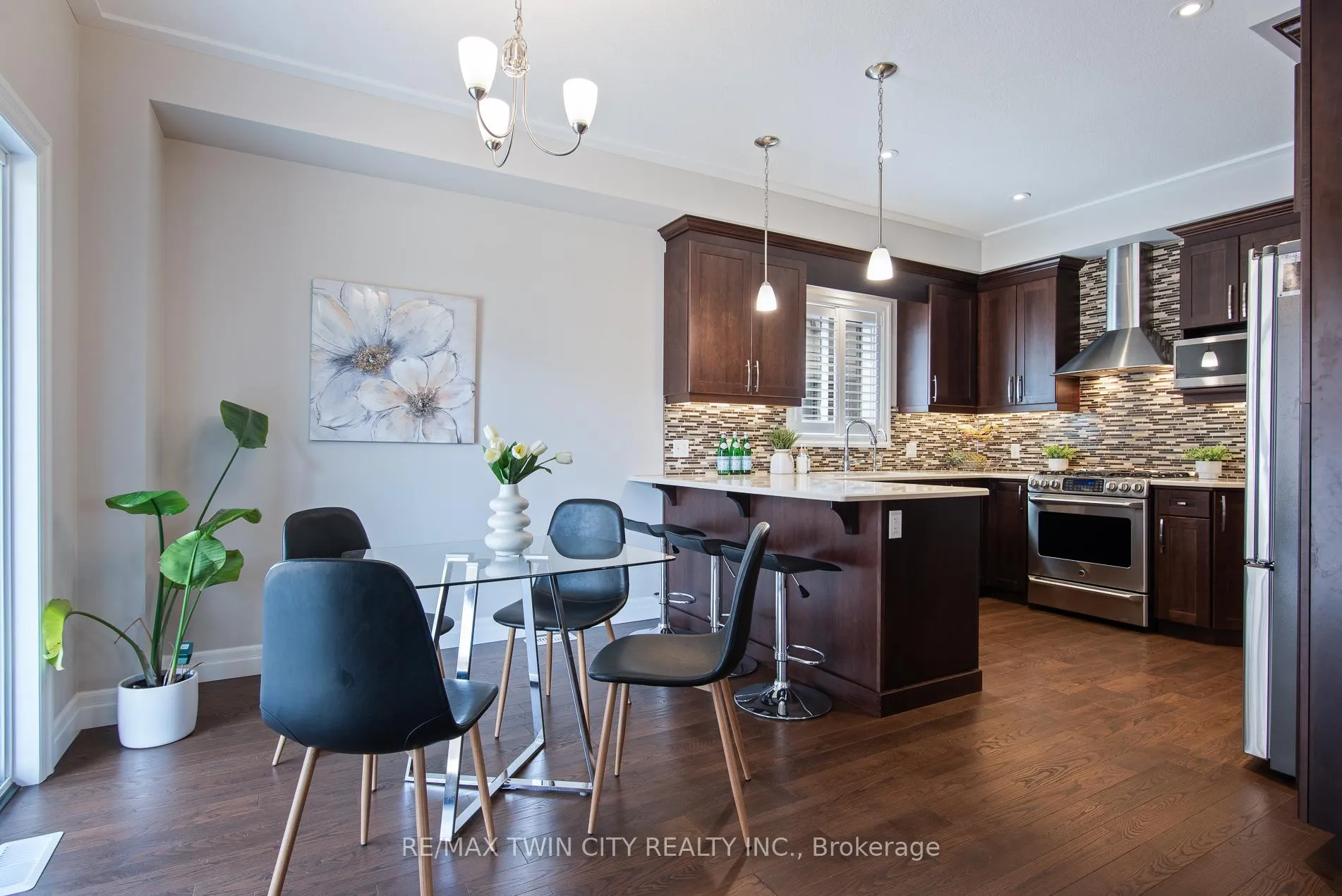 Photo 24 of 255 Falconridge Drive, Kitchener — HOMEH