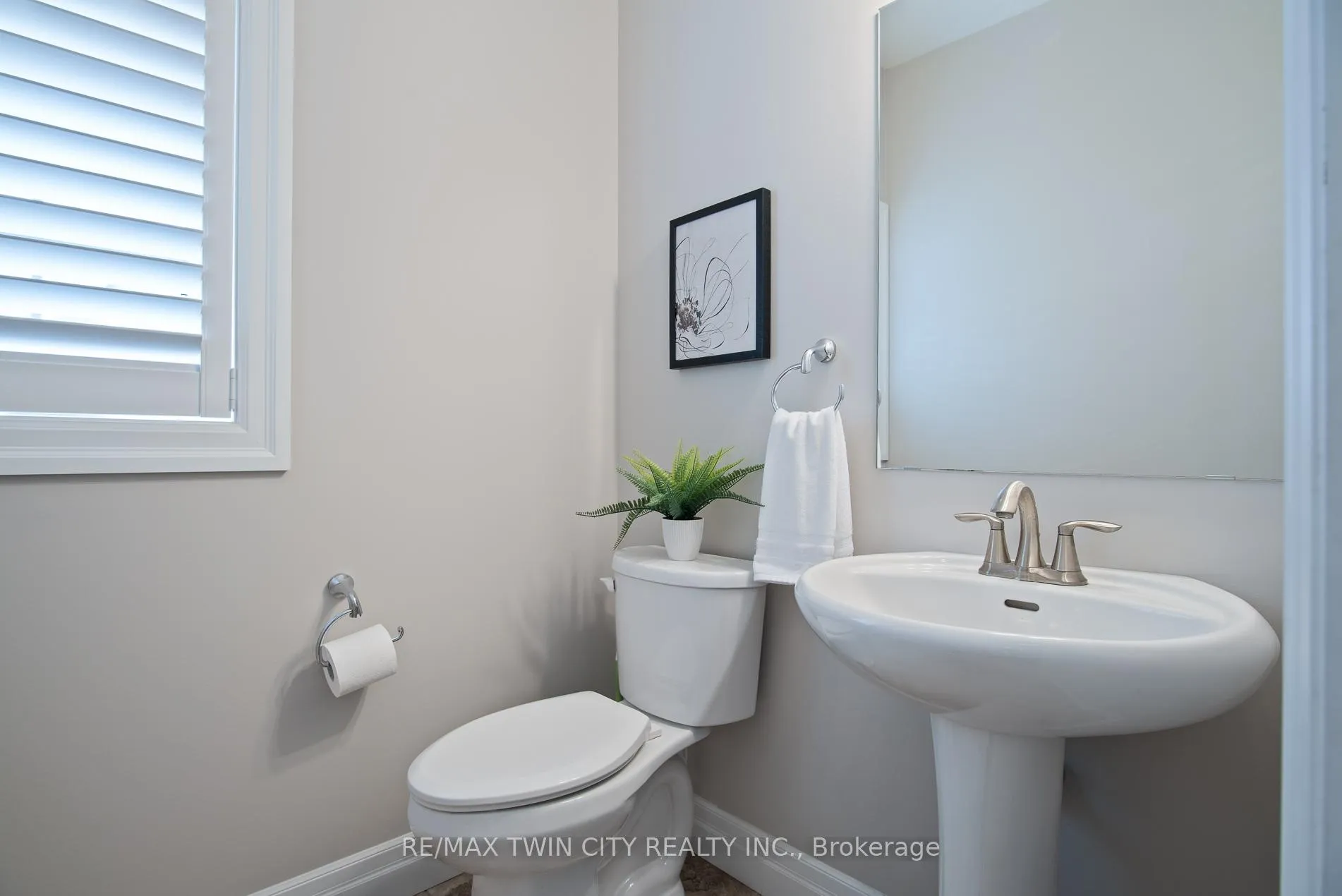 Photo 26 of 255 Falconridge Drive, Kitchener — HOMEH