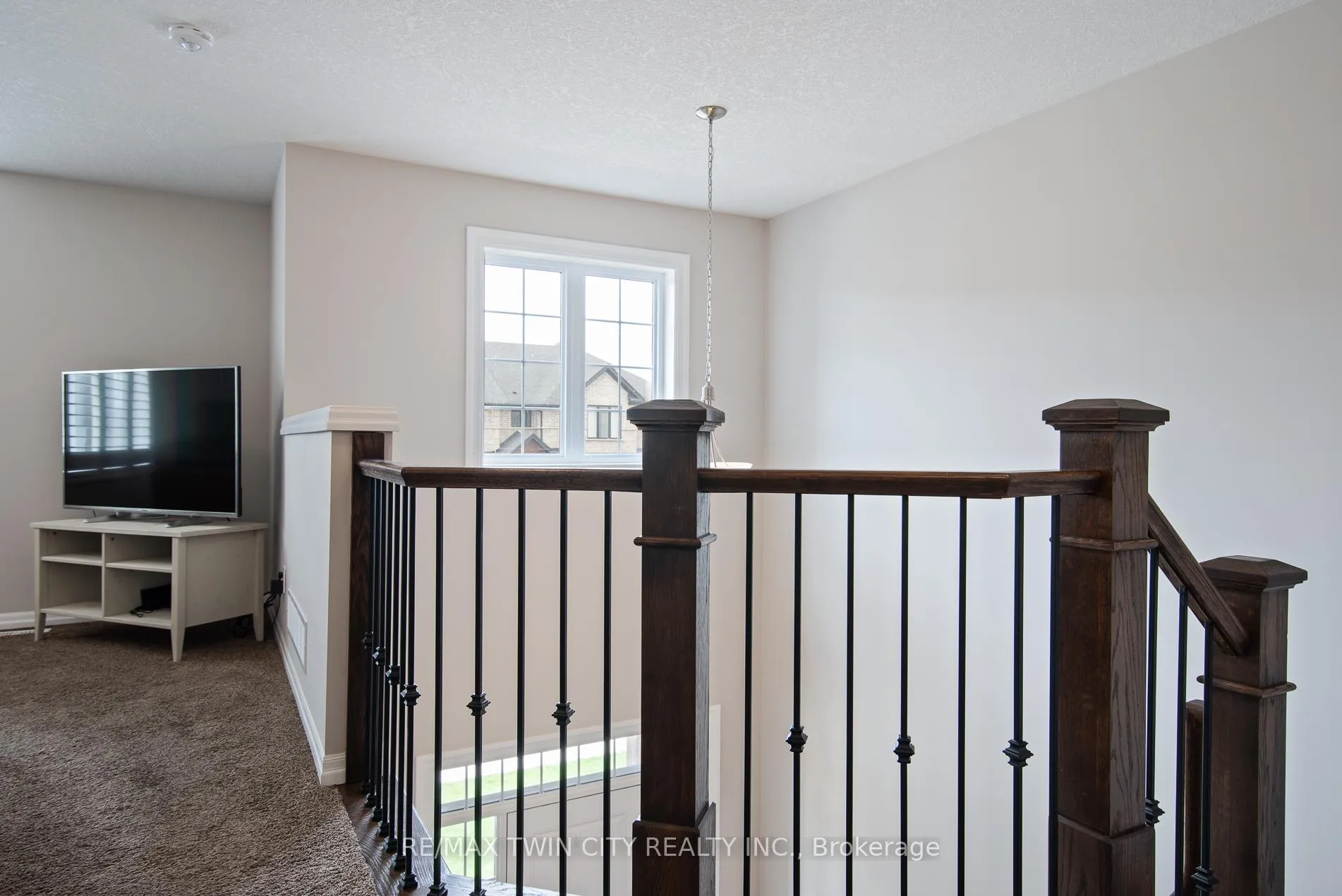 Photo 29 of 255 Falconridge Drive, Kitchener — HOMEH
