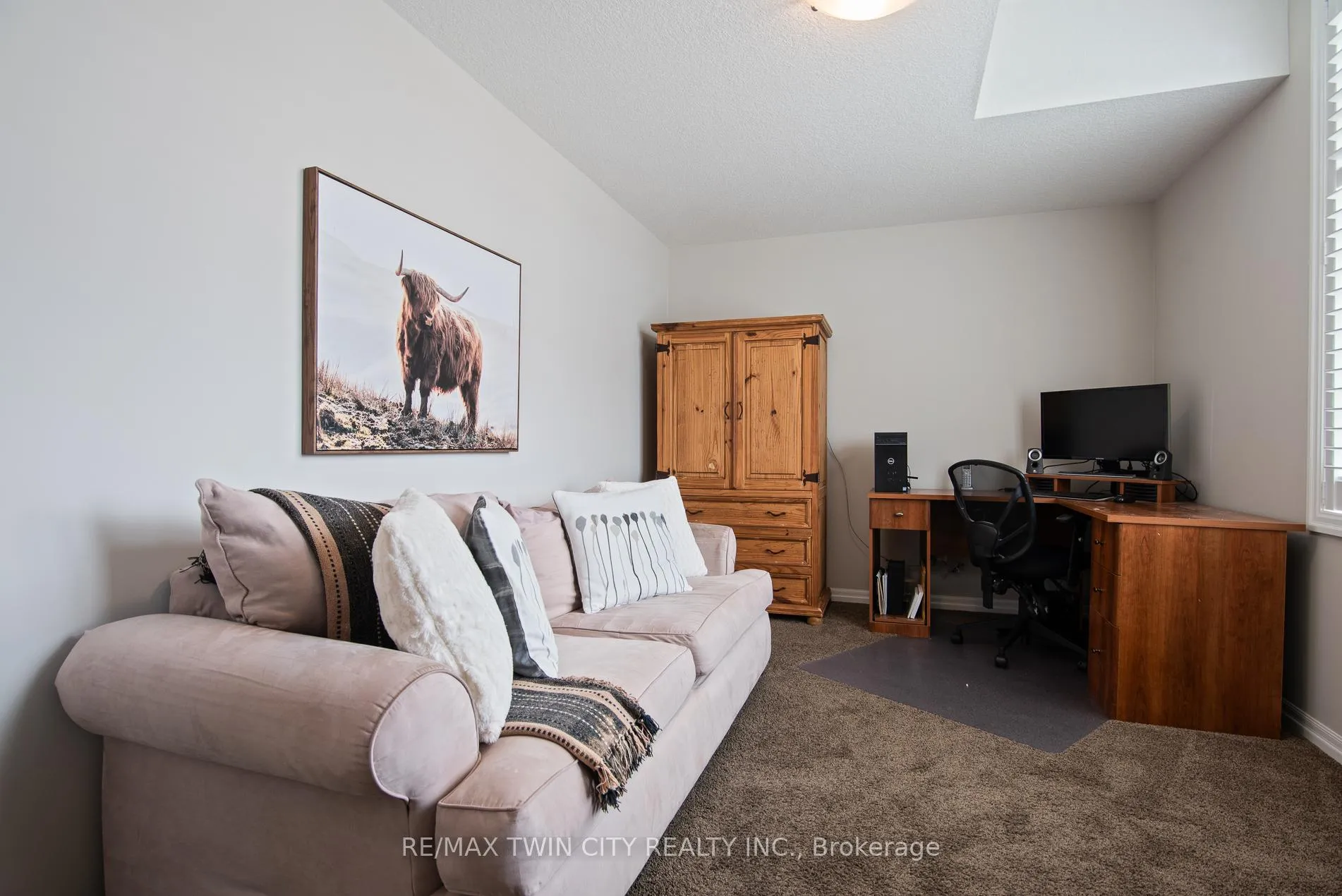 Photo 31 of 255 Falconridge Drive, Kitchener — HOMEH