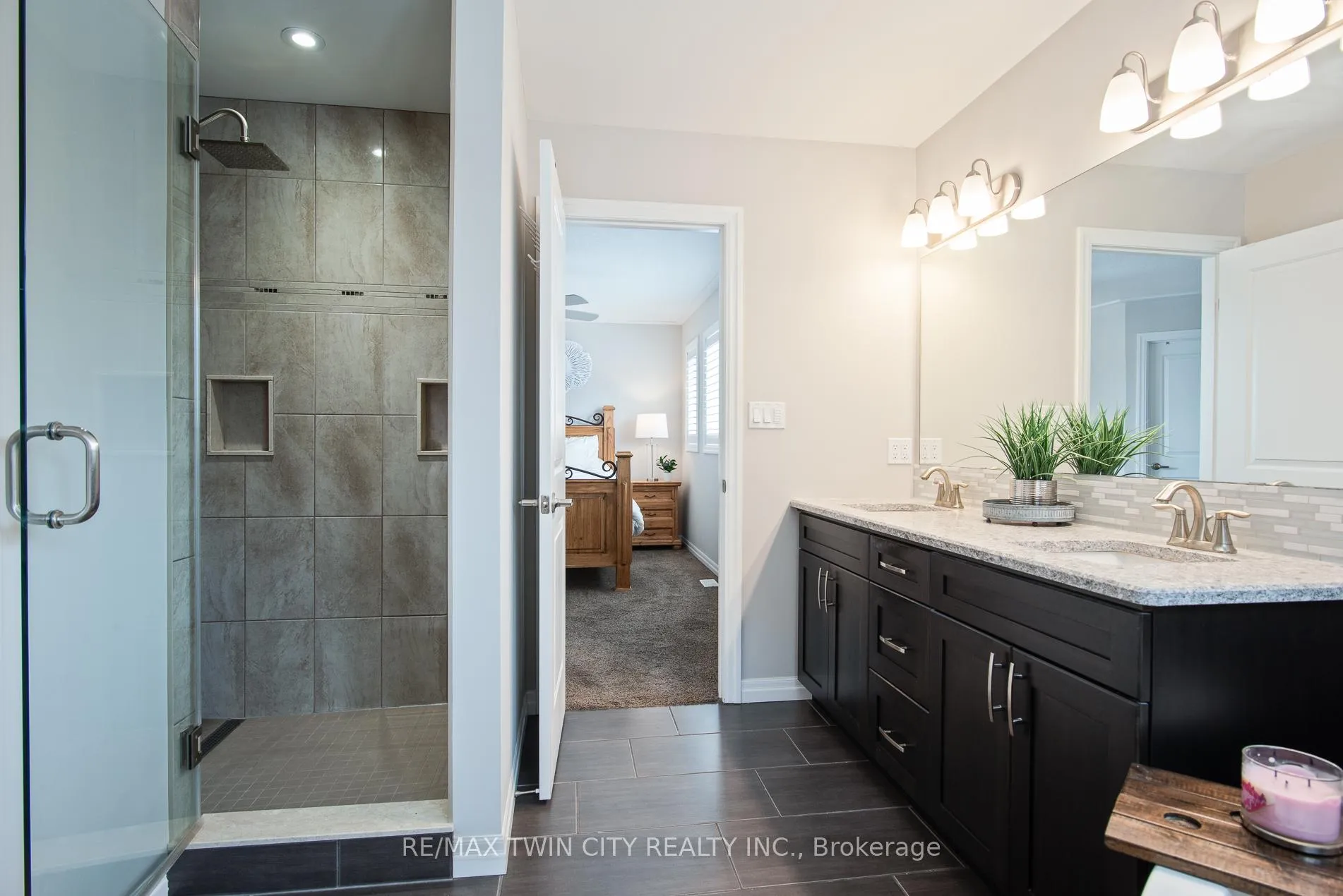 Photo 37 of 255 Falconridge Drive, Kitchener — HOMEH