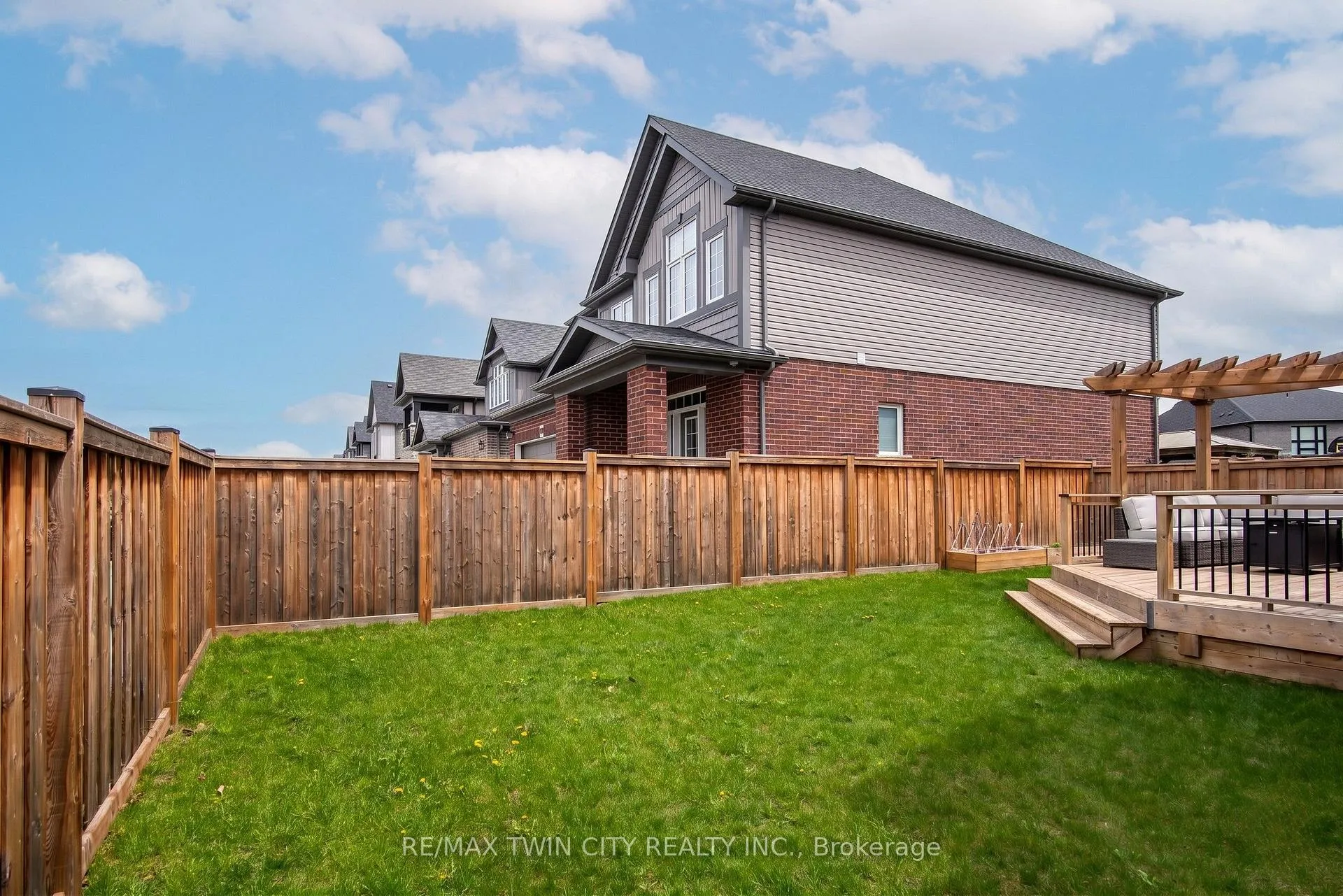 Photo 44 of 255 Falconridge Drive, Kitchener — HOMEH