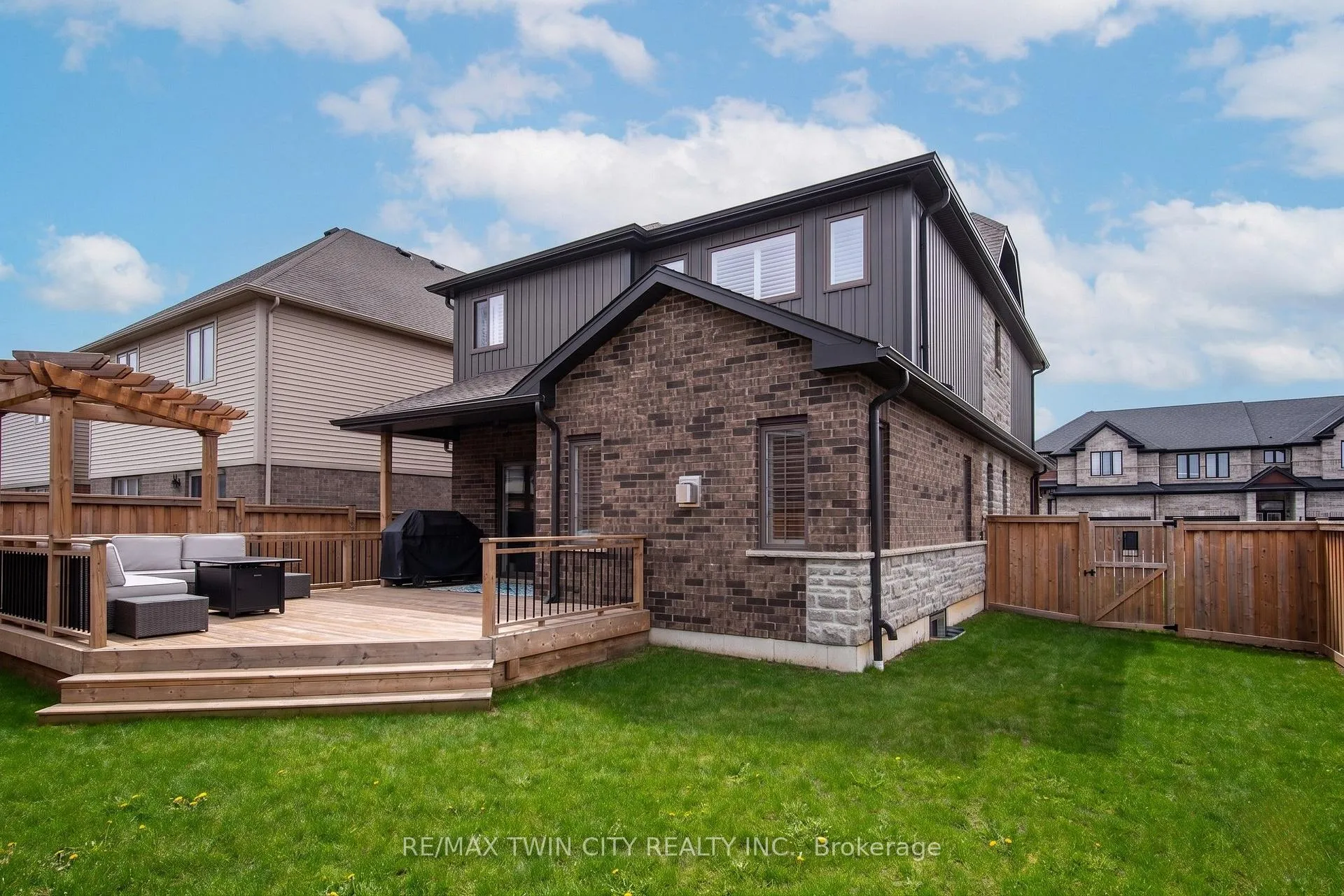 Photo 46 of 255 Falconridge Drive, Kitchener — HOMEH