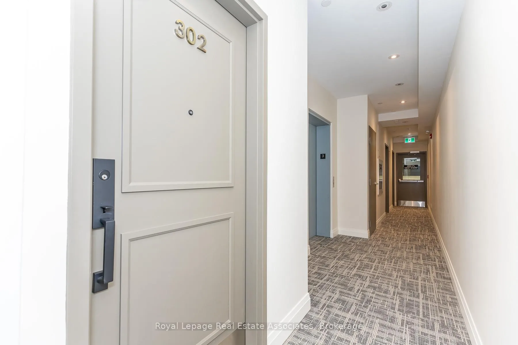 Photo 3 of Unit 302, 1000 Bathurst Street, Toronto, The Annex — HOMEH