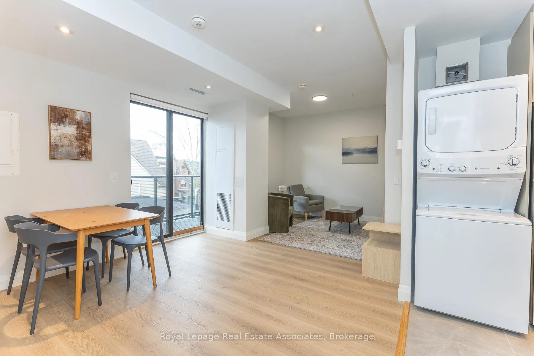Photo 8 of Unit 302, 1000 Bathurst Street, Toronto, The Annex — HOMEH