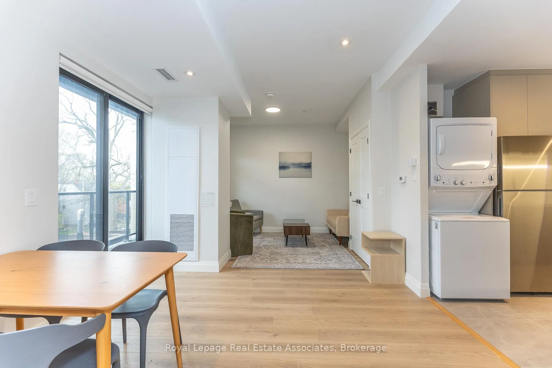 Photo 9 of Unit 302, 1000 Bathurst Street, Toronto, The Annex — HOMEH