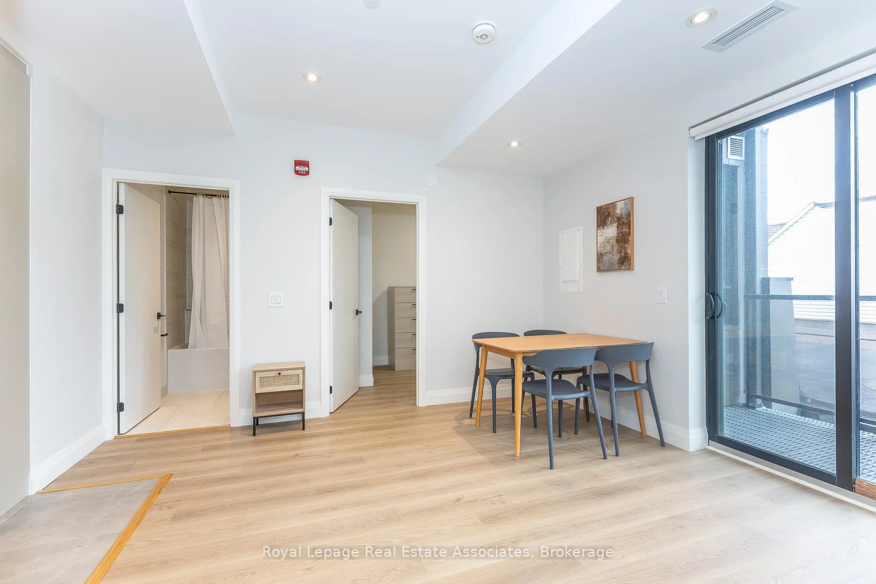 Photo 10 of Unit 302, 1000 Bathurst Street, Toronto, The Annex — HOMEH