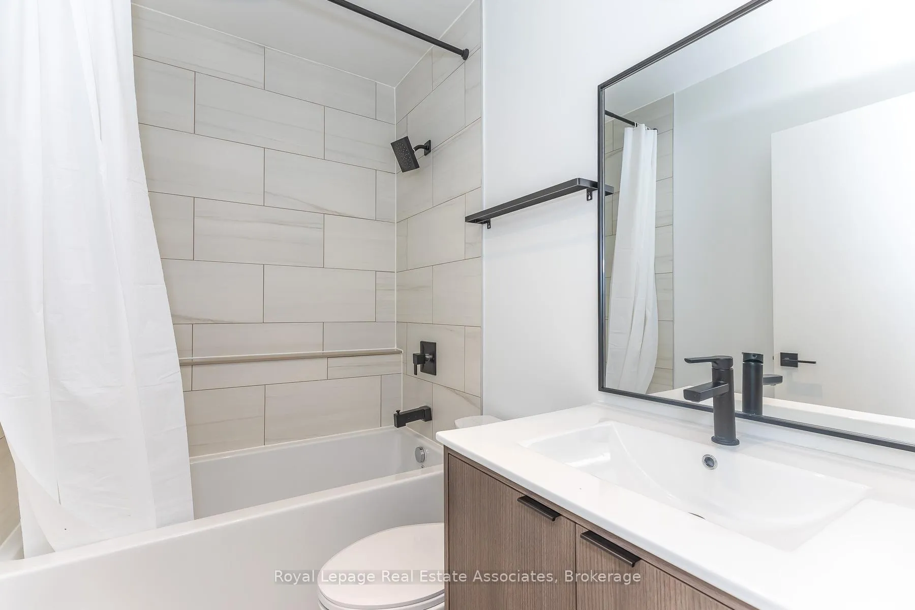 Photo 14 of Unit 302, 1000 Bathurst Street, Toronto, The Annex — HOMEH