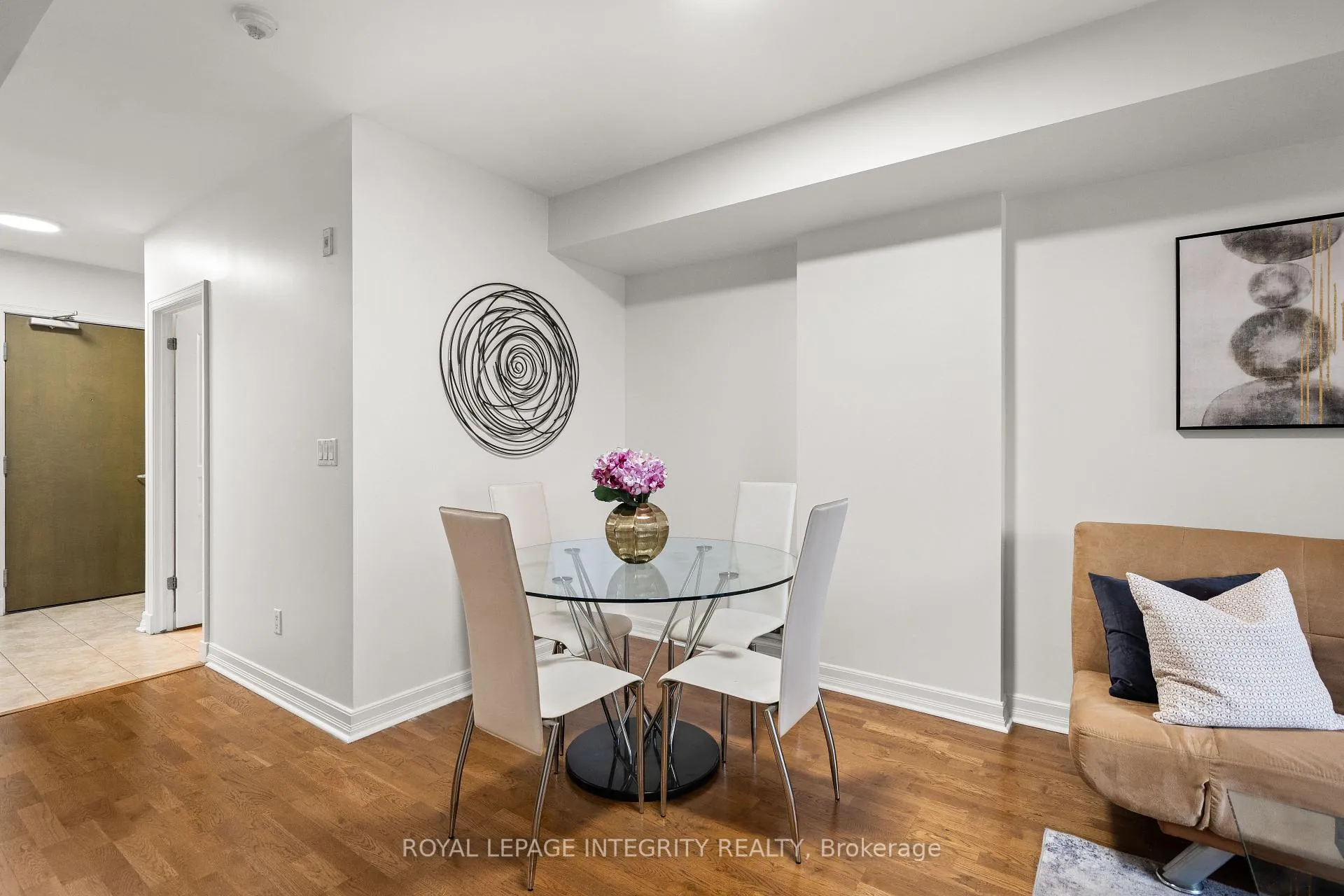 Photo 4 of Unit 710, 200 Besserer Street, Ottawa, Sandy Hill — HOMEH