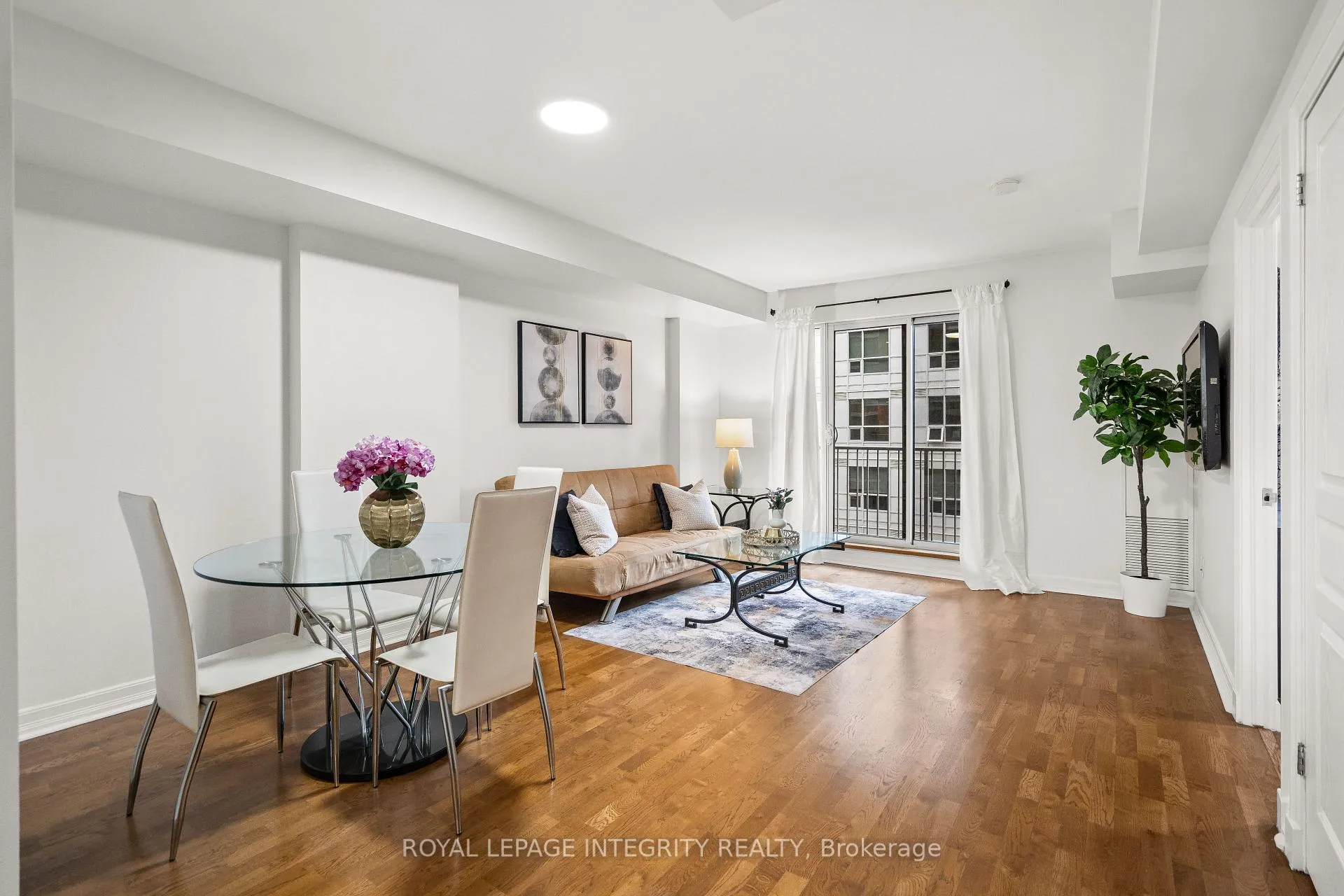 Photo 5 of Unit 710, 200 Besserer Street, Ottawa, Sandy Hill — HOMEH