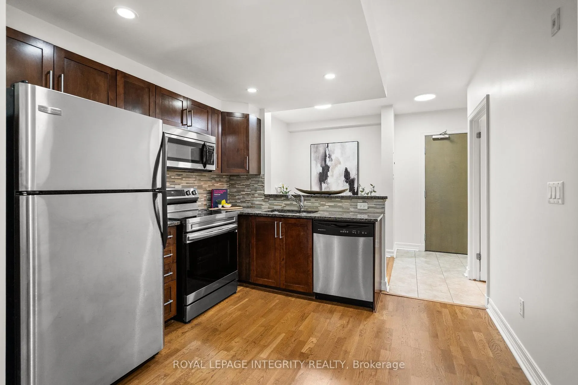 Photo 10 of Unit 710, 200 Besserer Street, Ottawa, Sandy Hill — HOMEH