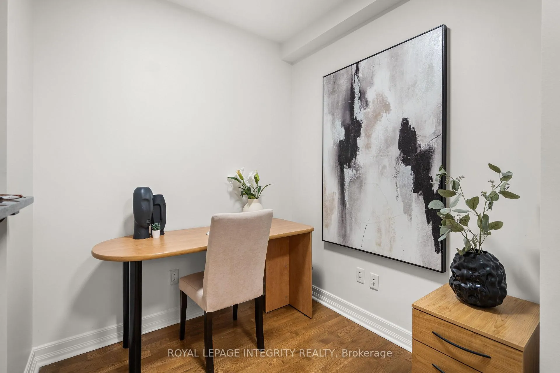 Photo 12 of Unit 710, 200 Besserer Street, Ottawa, Sandy Hill — HOMEH