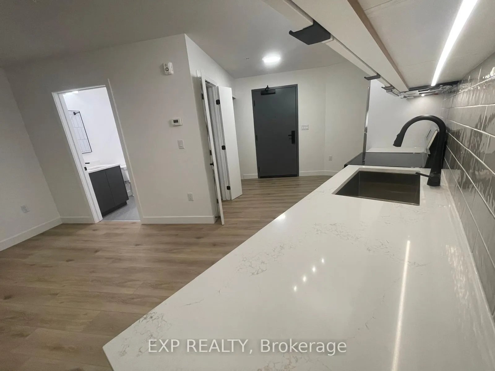Photo 5 of Unit B15, 1600 James Naismith Drive, Ottawa, Pineview — HOMEH