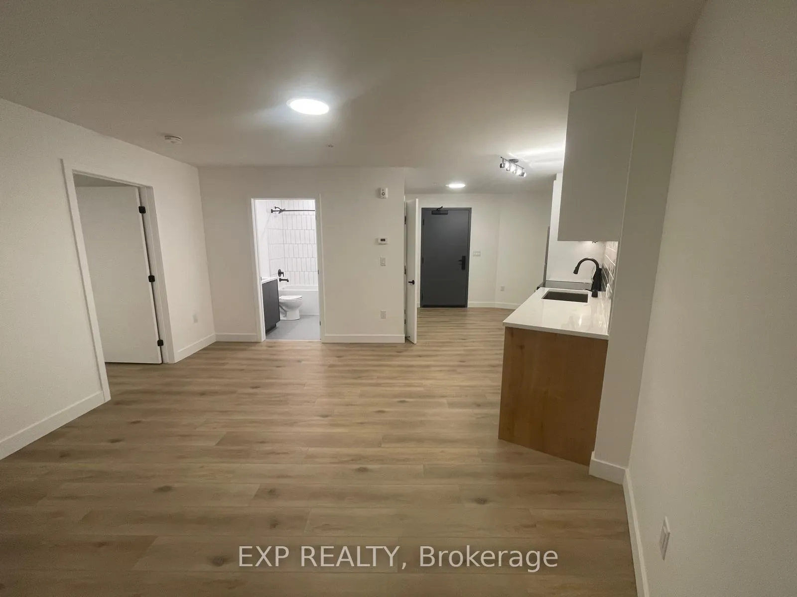 Photo 8 of Unit B15, 1600 James Naismith Drive, Ottawa, Pineview — HOMEH