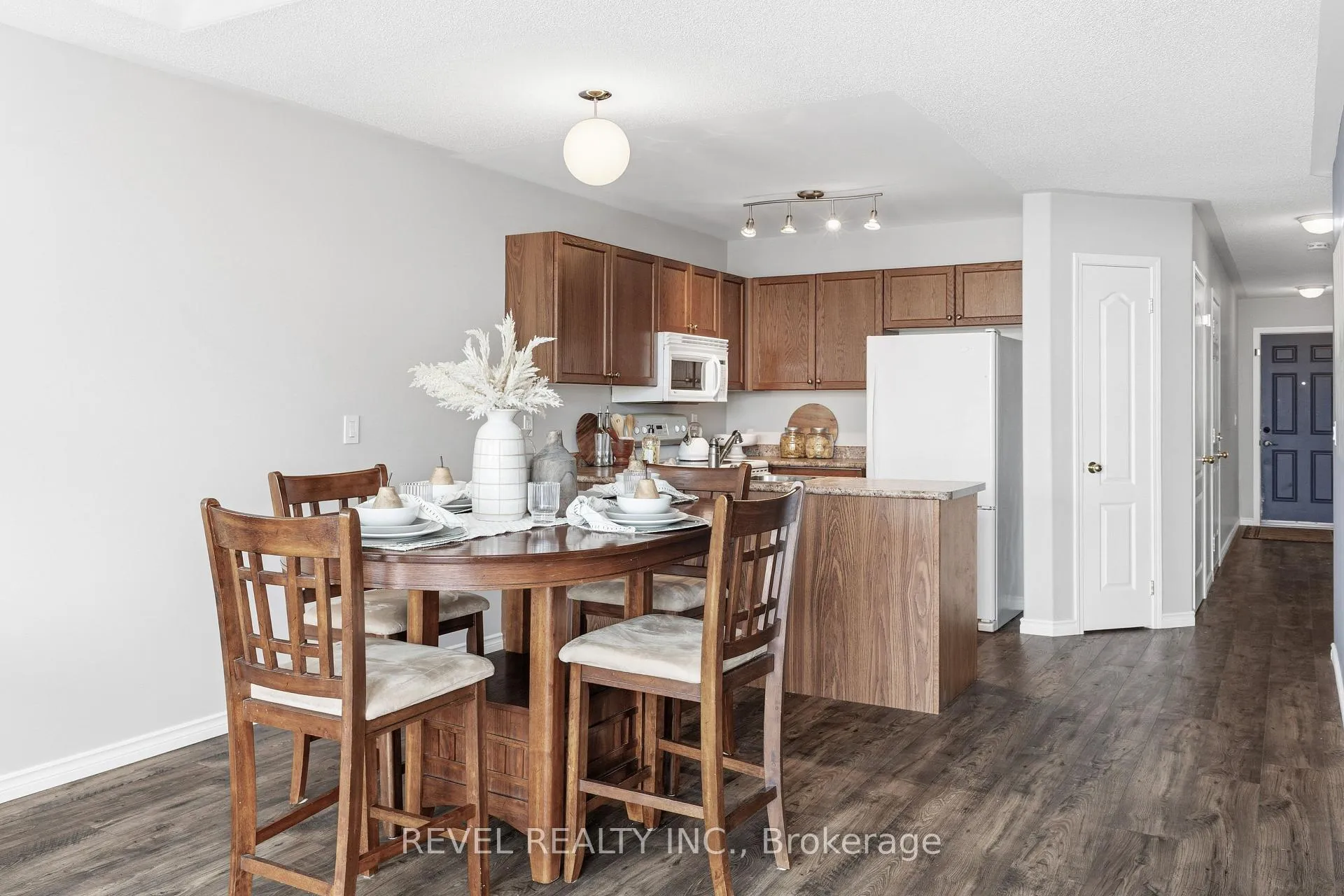 Photo 12 of 617 Clancy Crescent, Peterborough, Otonabee Ward 1 — HOMEH