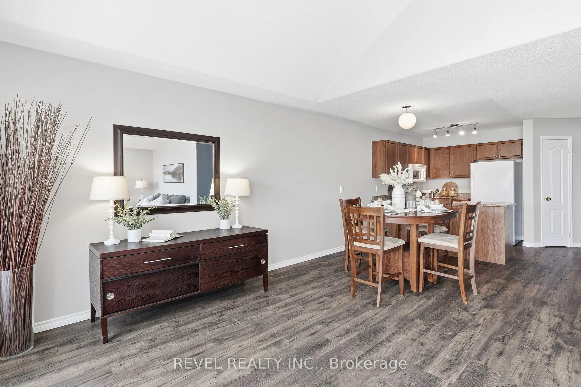 Photo 13 of 617 Clancy Crescent, Peterborough, Otonabee Ward 1 — HOMEH