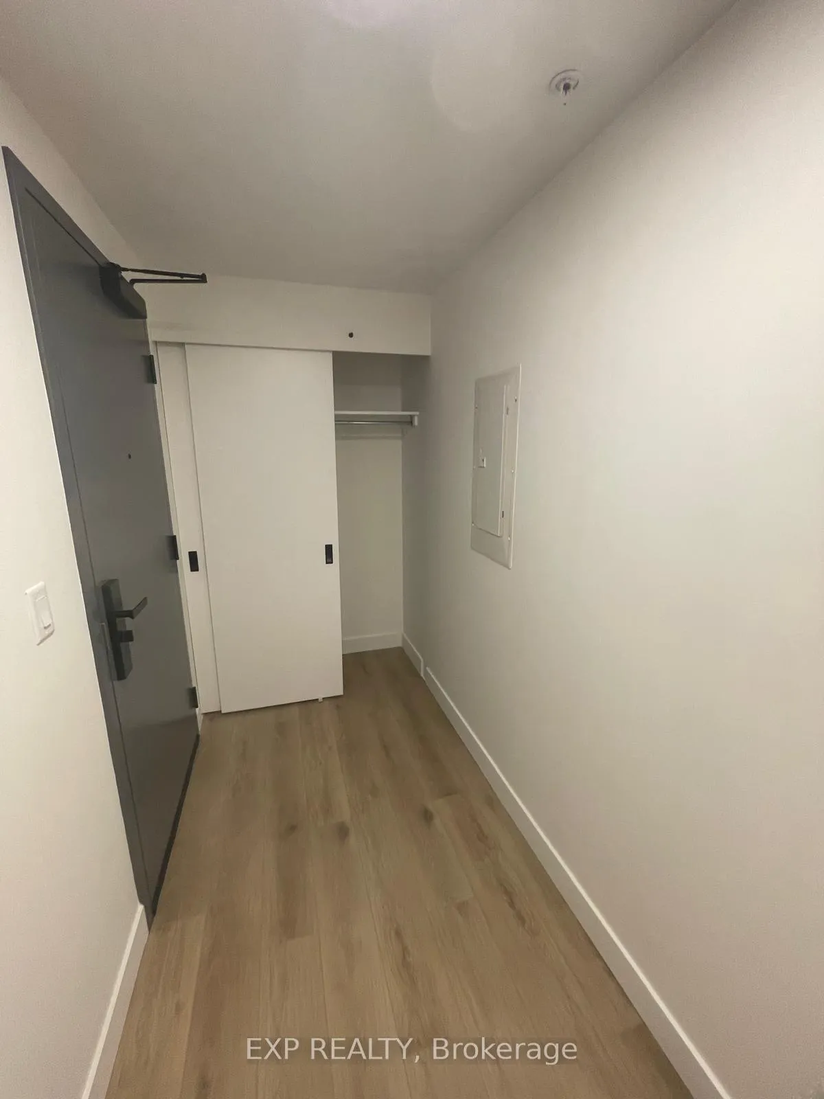 Photo 4 of Unit #B14, 1600 James Naismith Drive, Ottawa, Pineview — HOMEH
