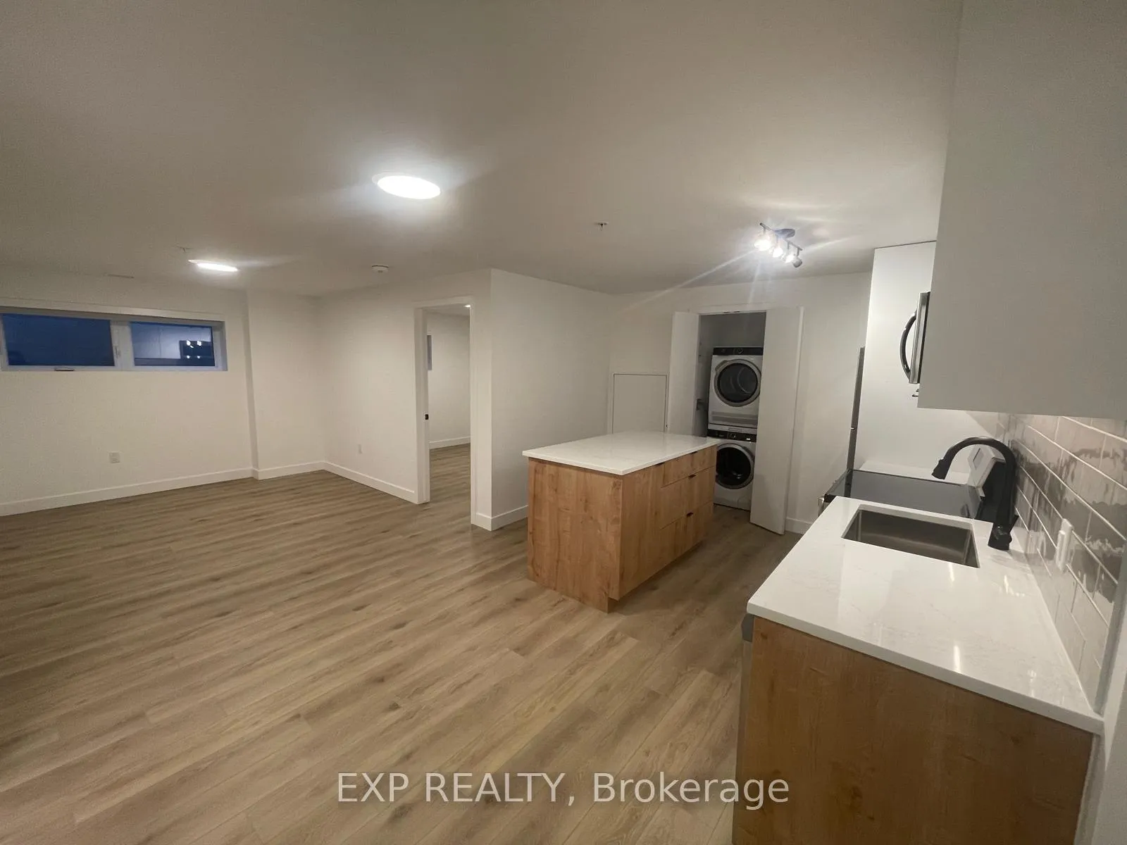 Photo 5 of Unit #B14, 1600 James Naismith Drive, Ottawa, Pineview — HOMEH