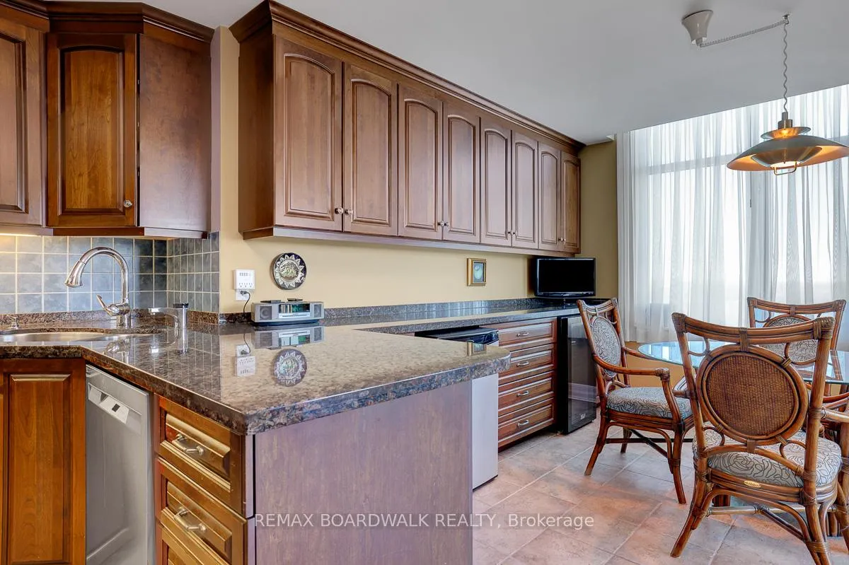 Photo 15 of Unit 1602, 3580 Rivergate Way, Ottawa, Quinterra — HOMEH