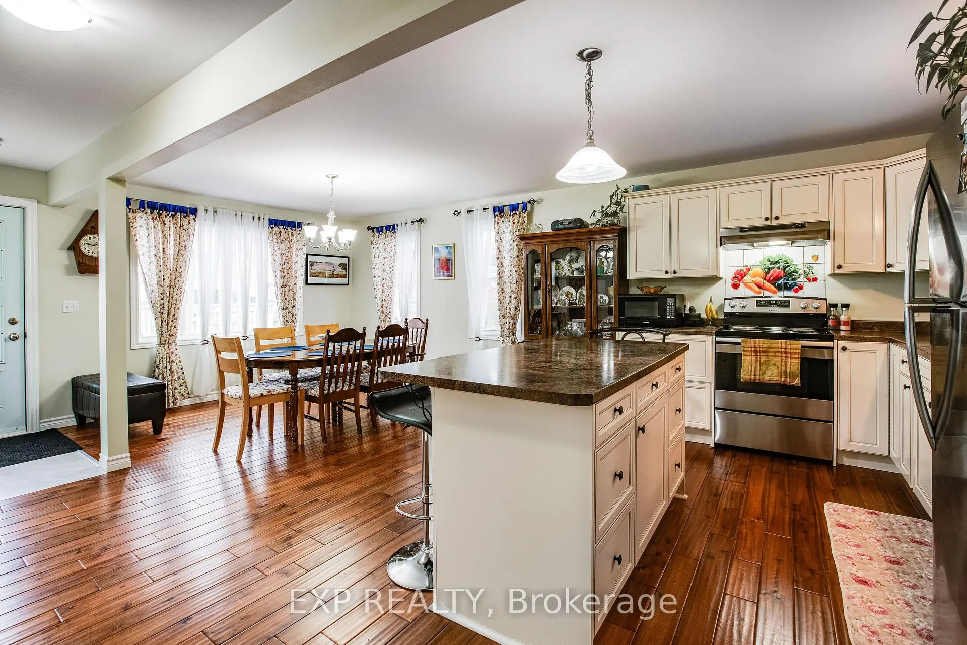 Photo 7 of 25 Mary Street S, Smiths Falls — HOMEH