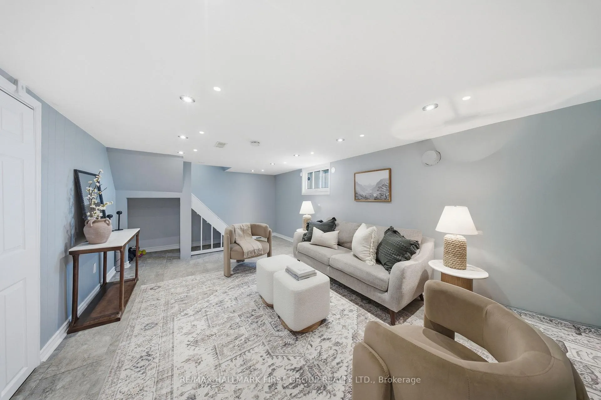 Photo 25 of 215 Park Road S, Oshawa, Vanier — HOMEH