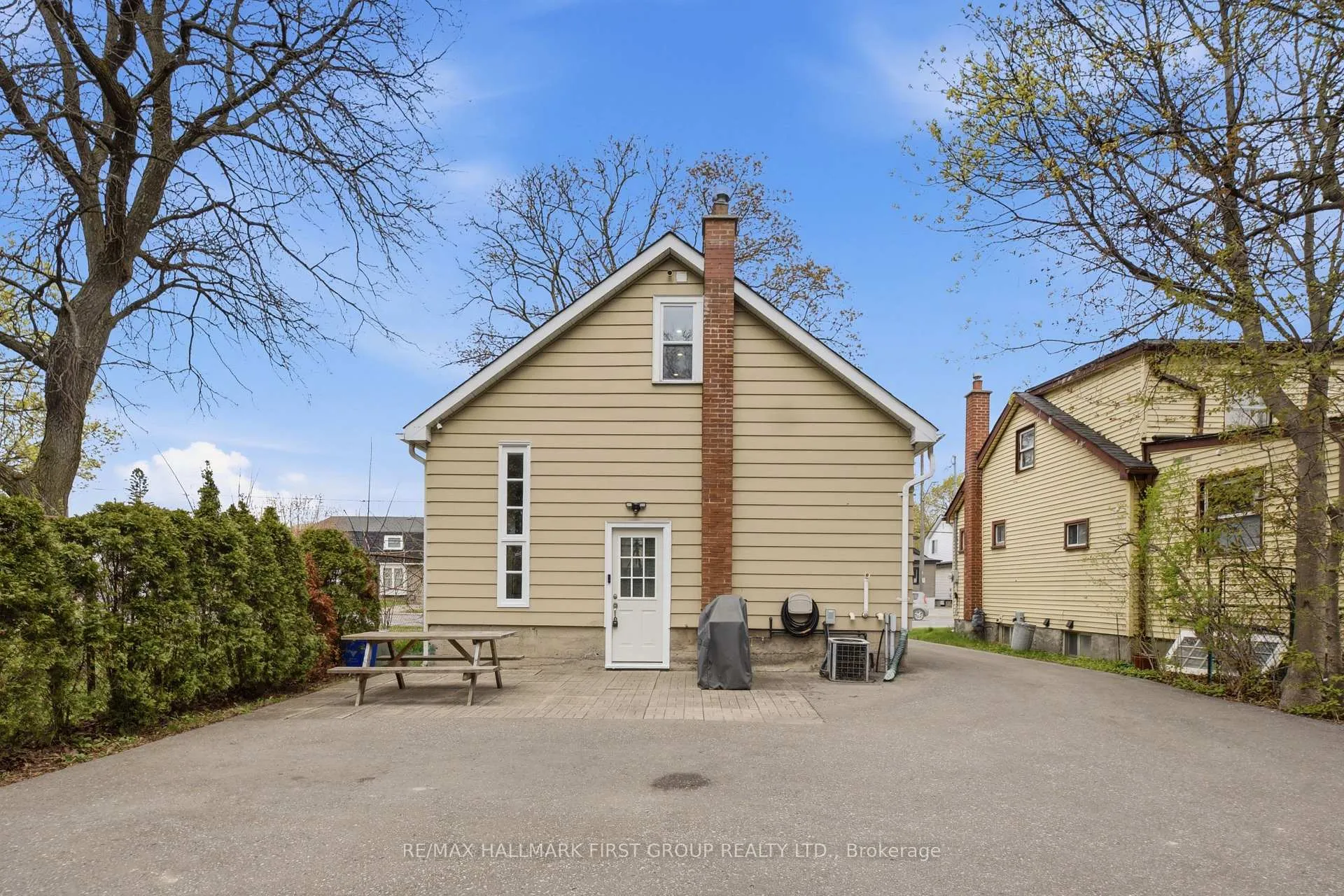 Photo 30 of 215 Park Road S, Oshawa, Vanier — HOMEH