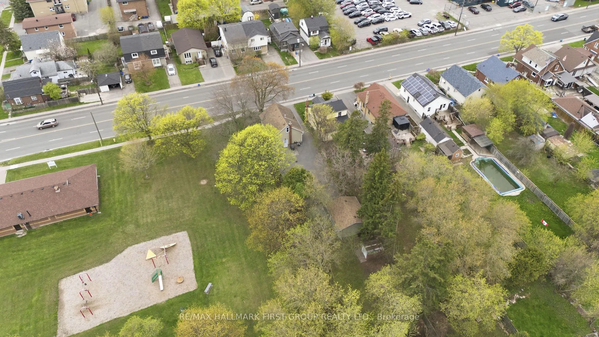 Photo 35 of 215 Park Road S, Oshawa, Vanier — HOMEH