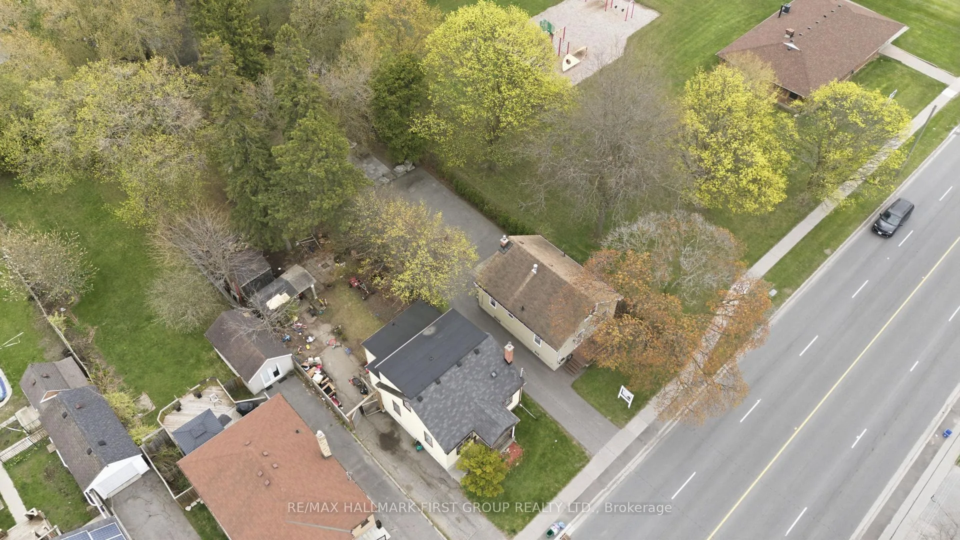 Photo 36 of 215 Park Road S, Oshawa, Vanier — HOMEH