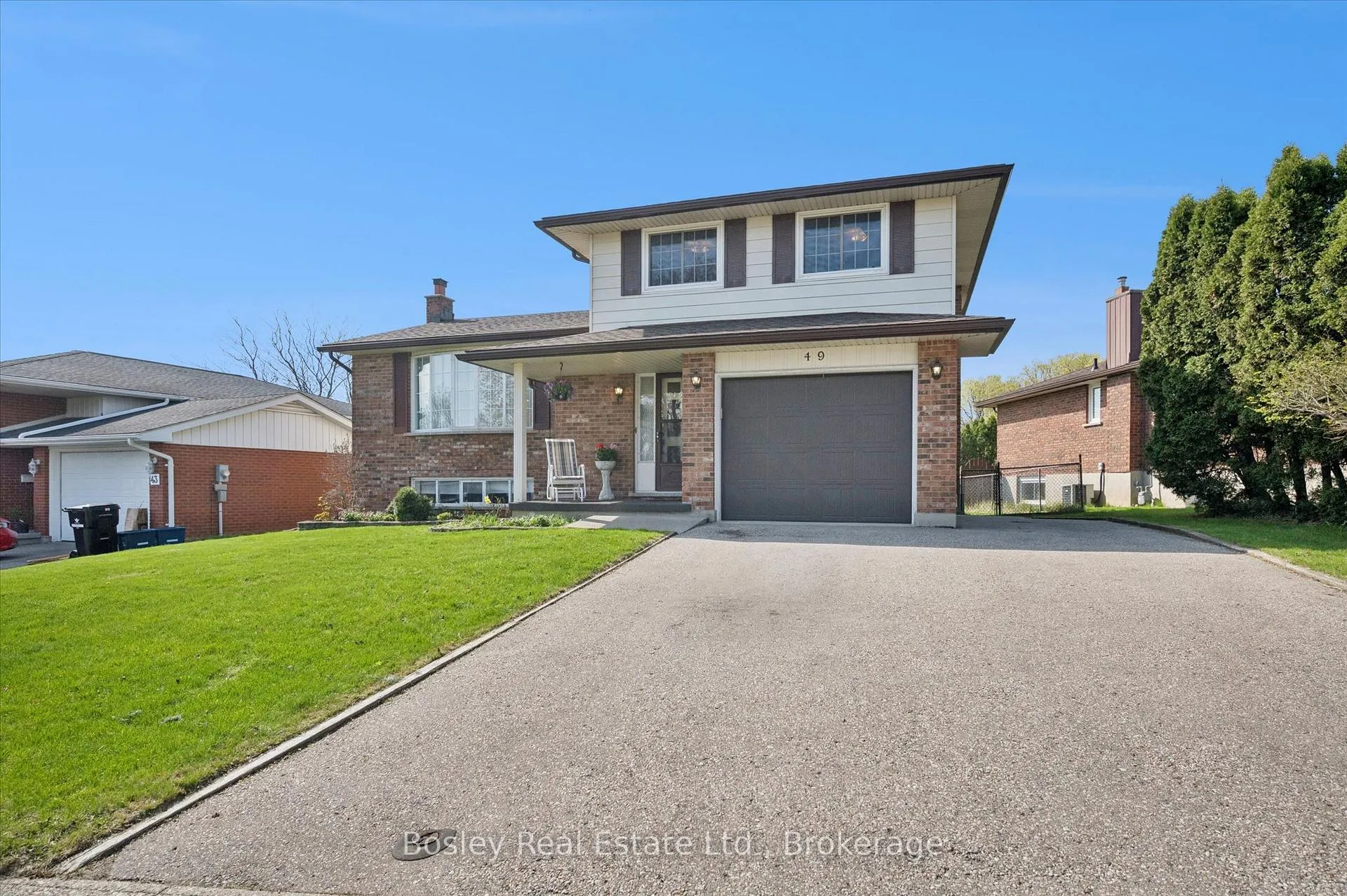 Photo 3 of 49 Ripley Crescent, Kitchener — HOMEH