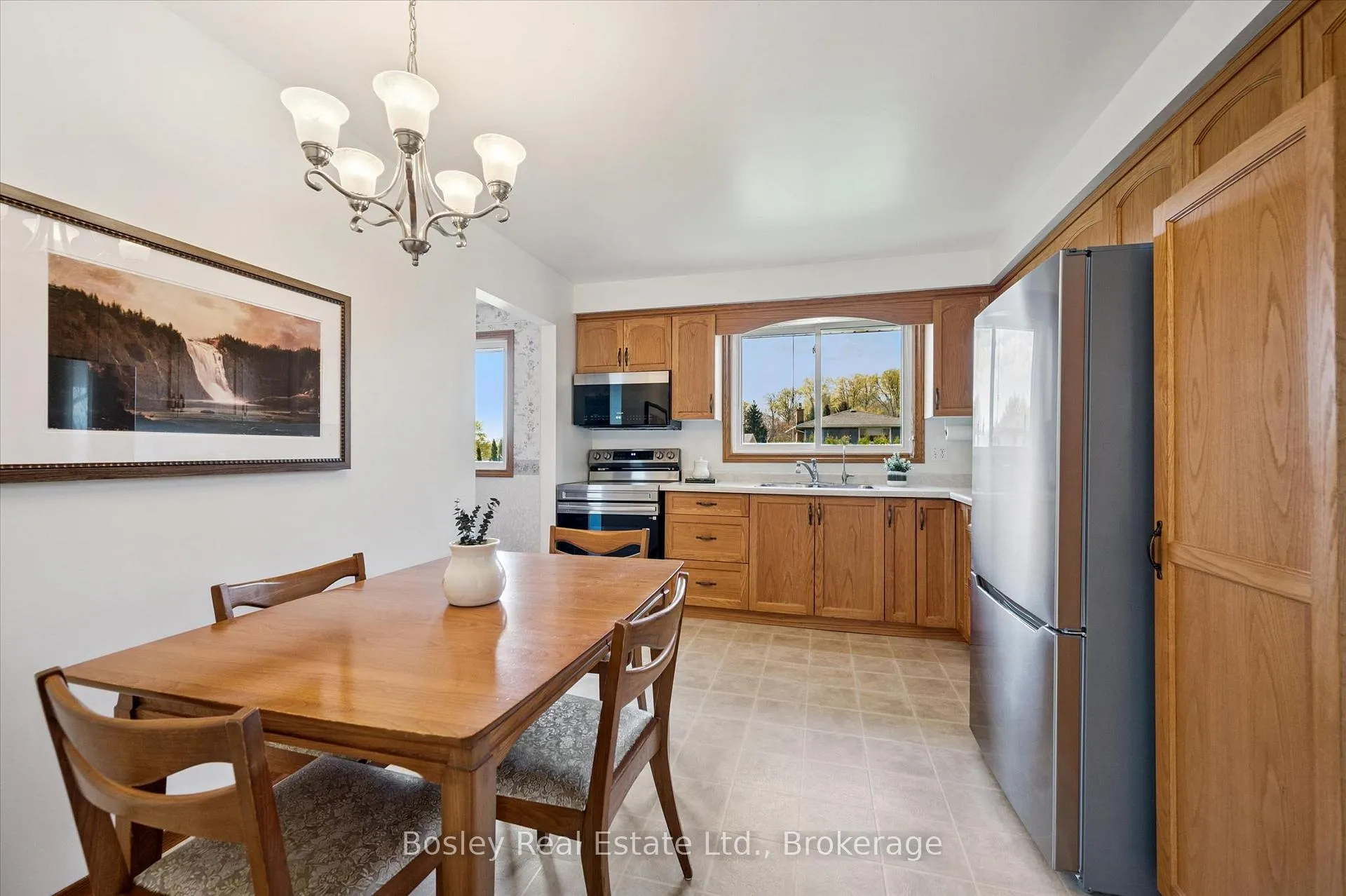 Photo 9 of 49 Ripley Crescent, Kitchener — HOMEH