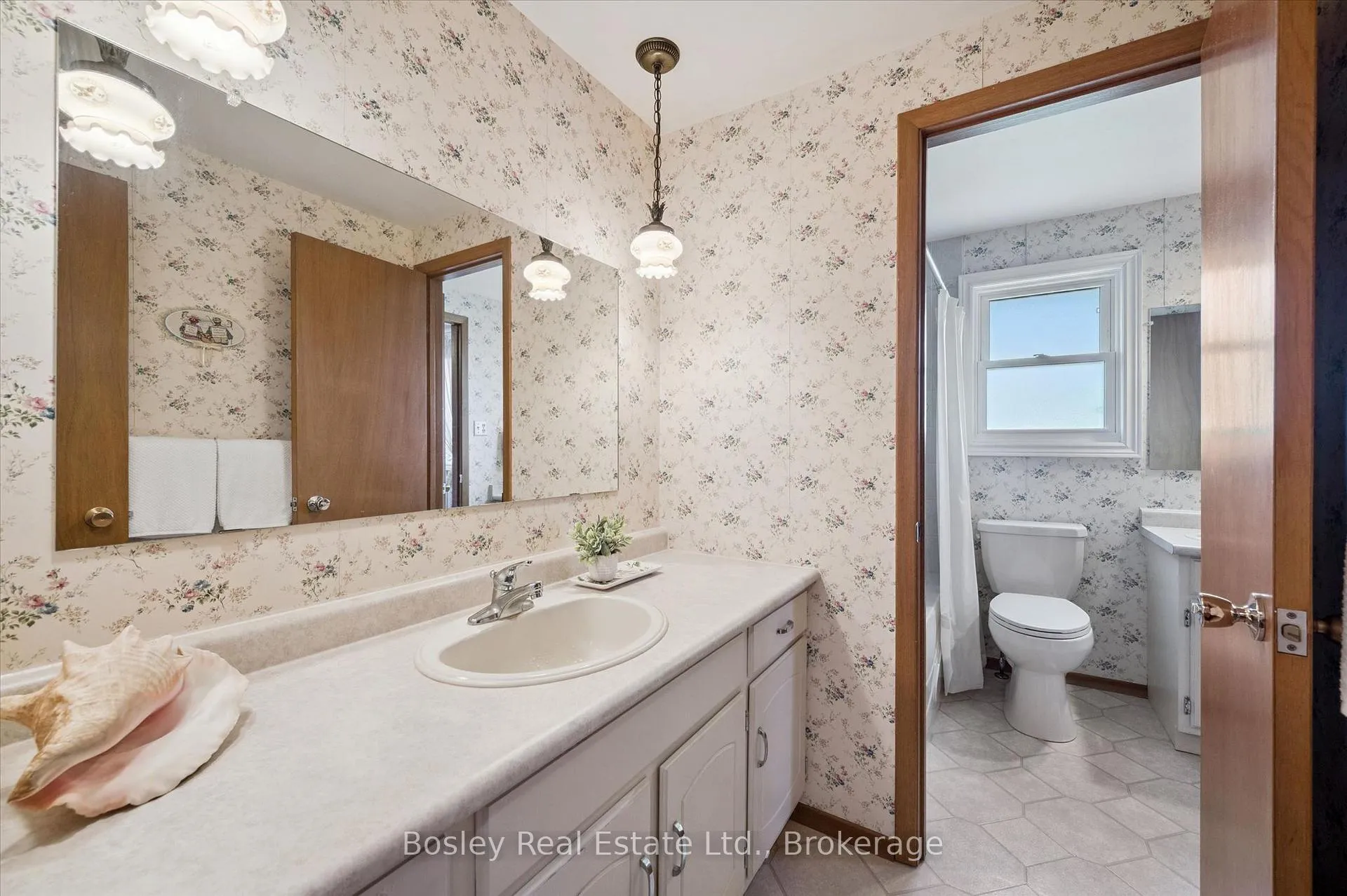 Photo 21 of 49 Ripley Crescent, Kitchener — HOMEH