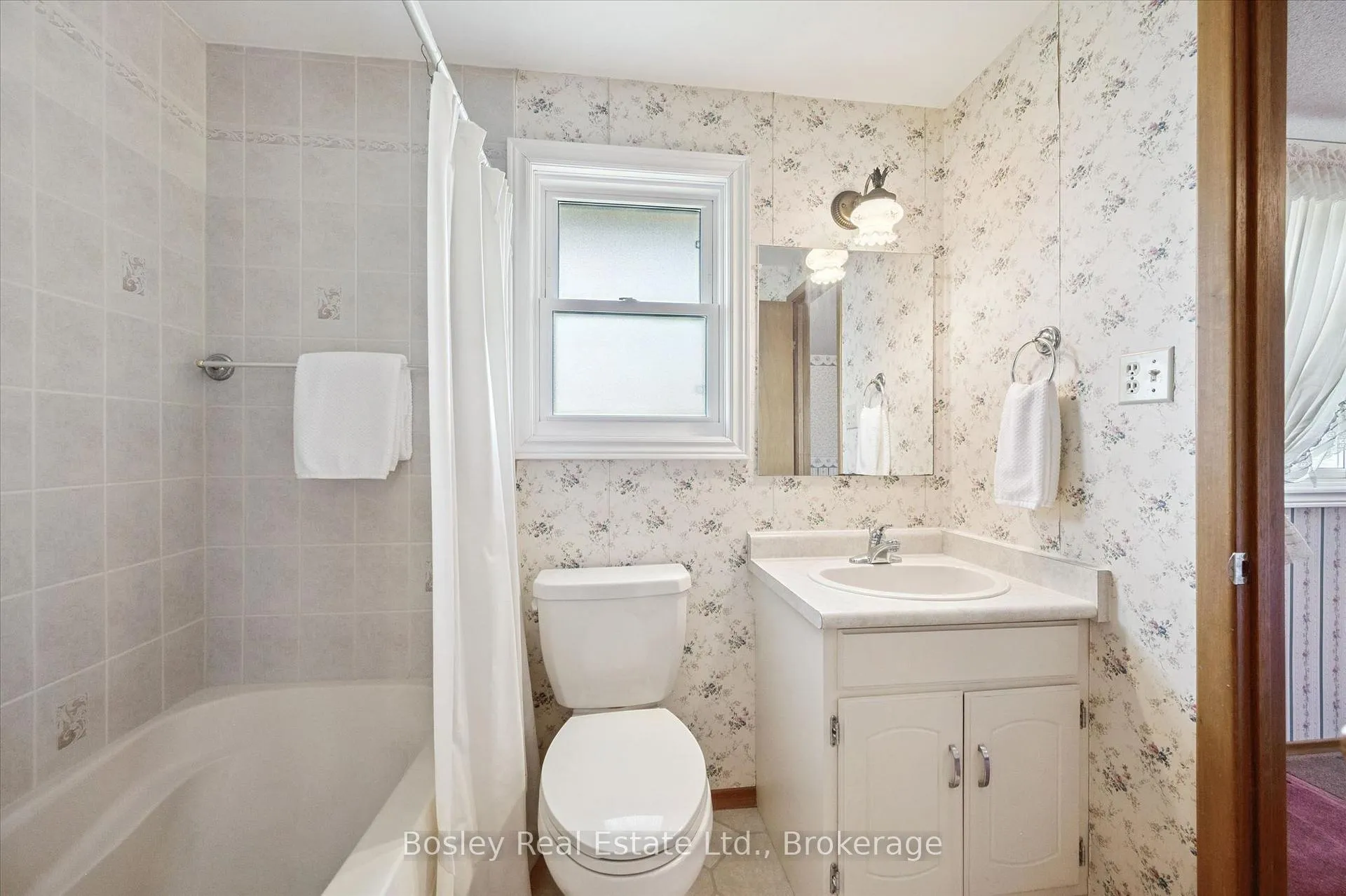 Photo 22 of 49 Ripley Crescent, Kitchener — HOMEH