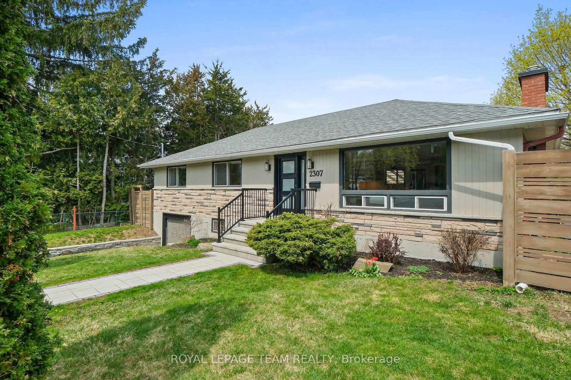 Front of 2307 Walsh Avenue