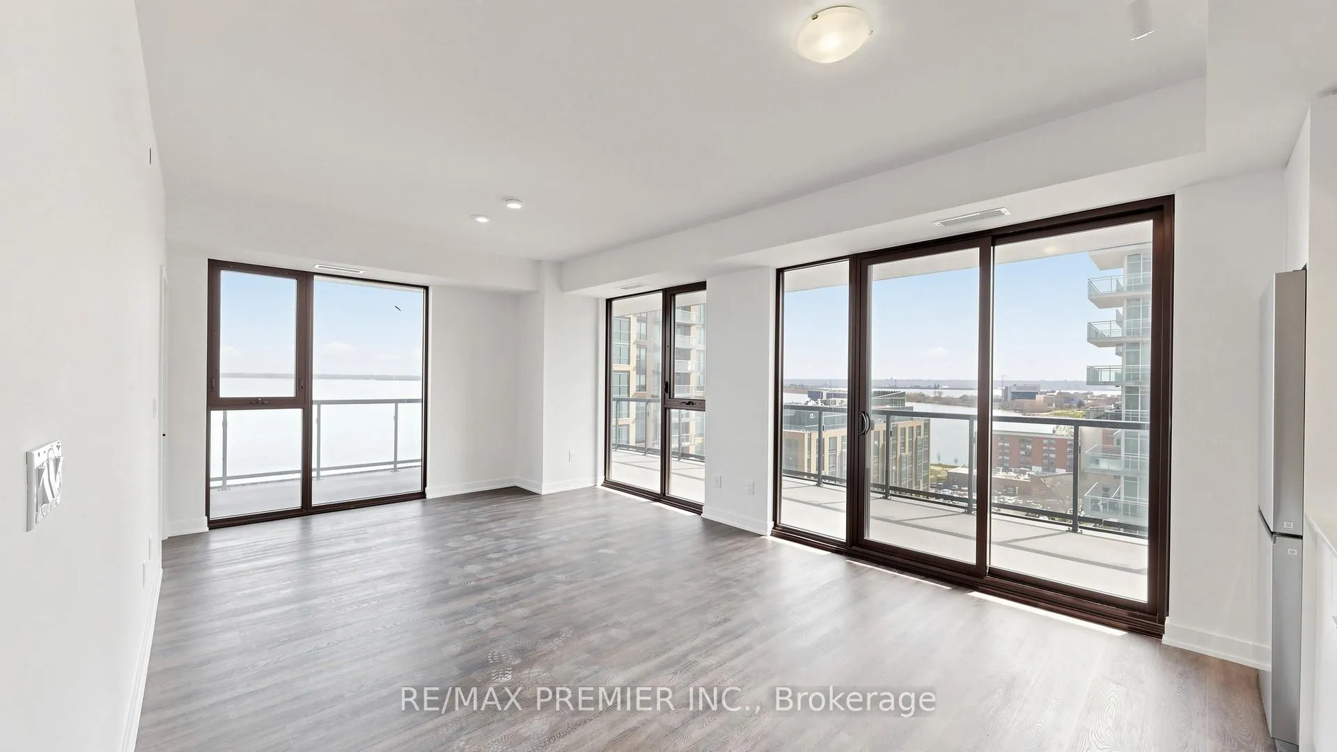 Photo 3 of Unit 1108, 2075 Lakeshore Road, Burlington, Brant — HOMEH