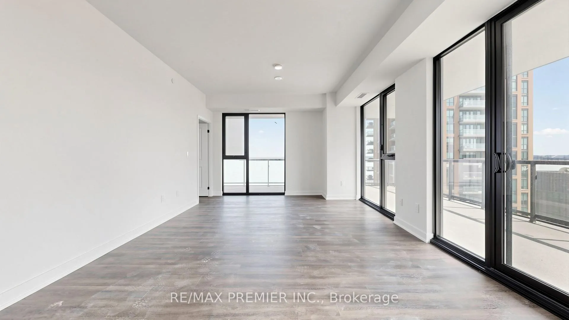 Photo 4 of Unit 1108, 2075 Lakeshore Road, Burlington, Brant — HOMEH