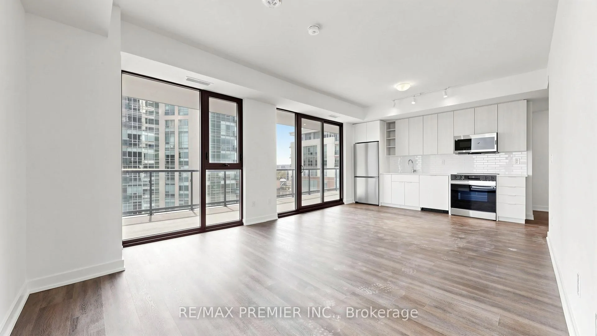 Photo 6 of Unit 1108, 2075 Lakeshore Road, Burlington, Brant — HOMEH