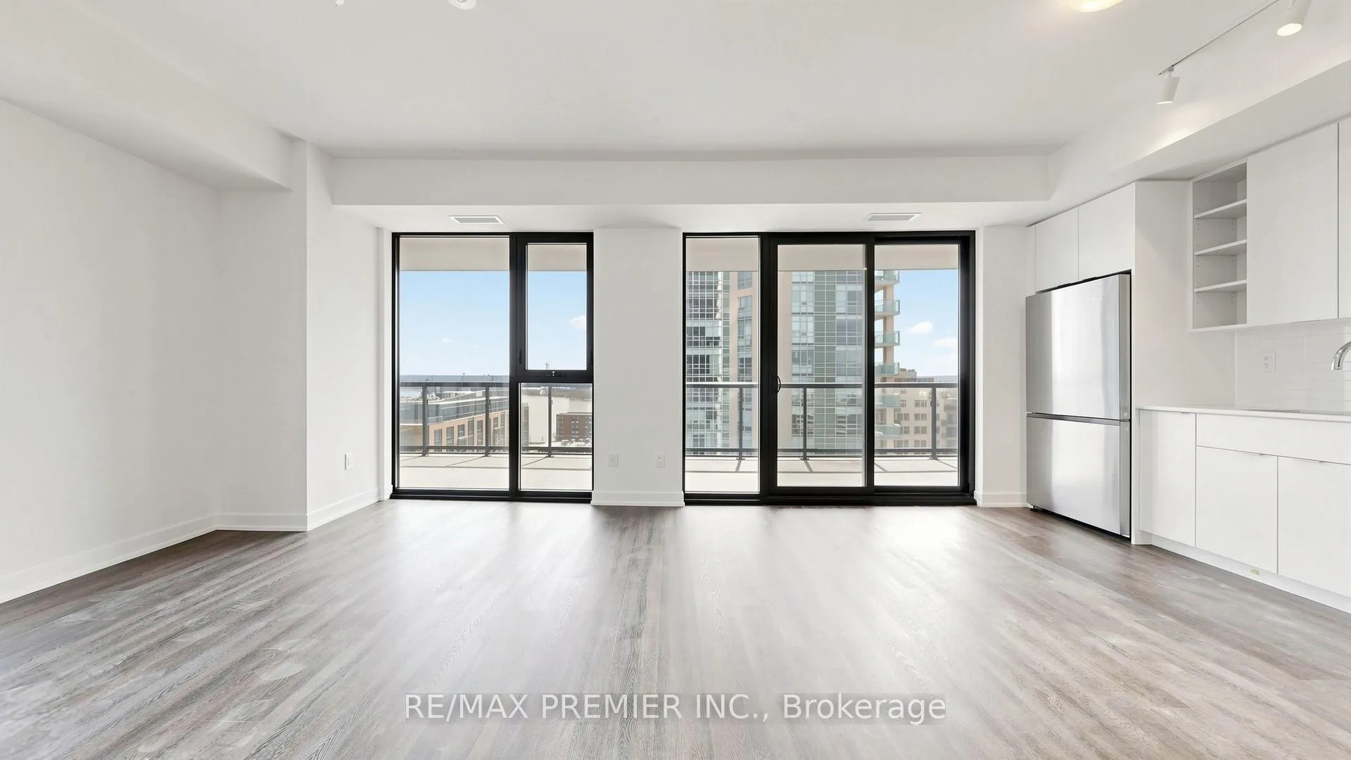 Photo 9 of Unit 1108, 2075 Lakeshore Road, Burlington, Brant — HOMEH