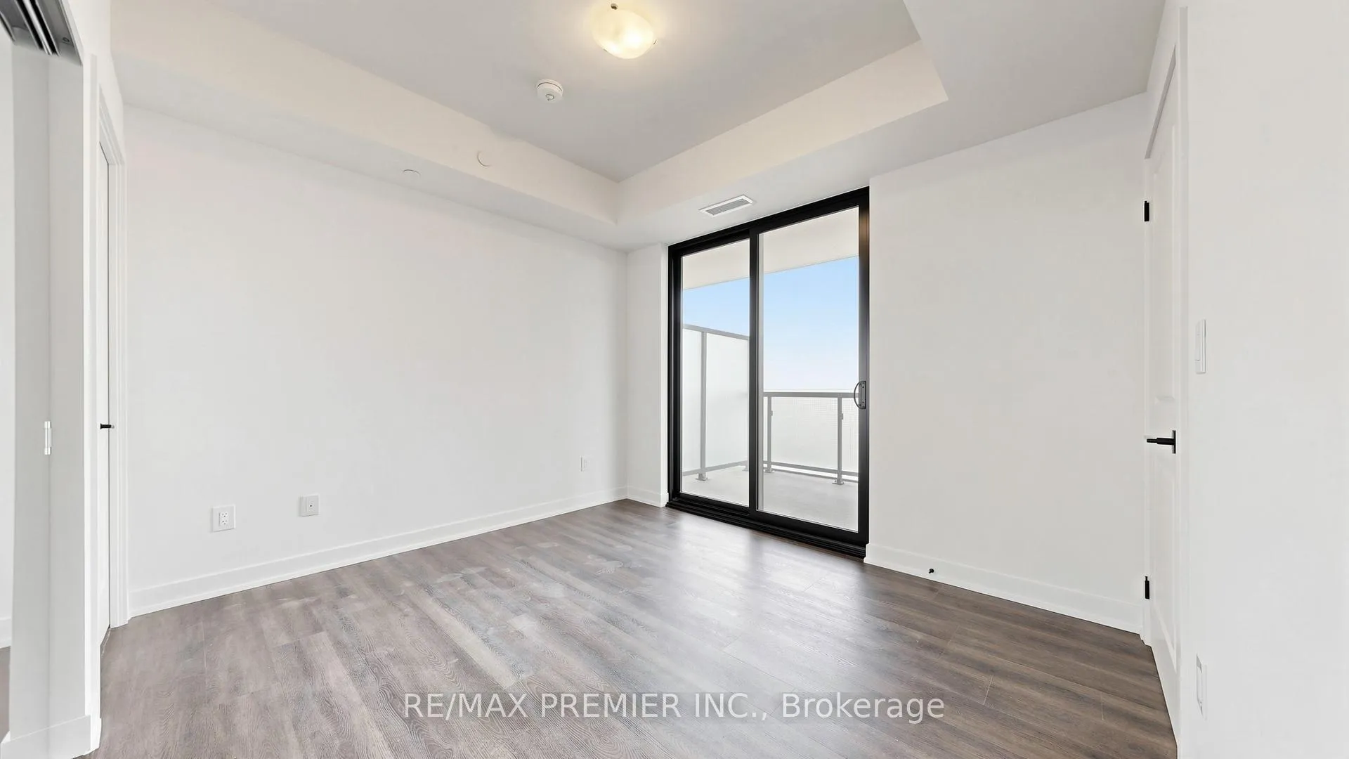 Photo 13 of Unit 1108, 2075 Lakeshore Road, Burlington, Brant — HOMEH