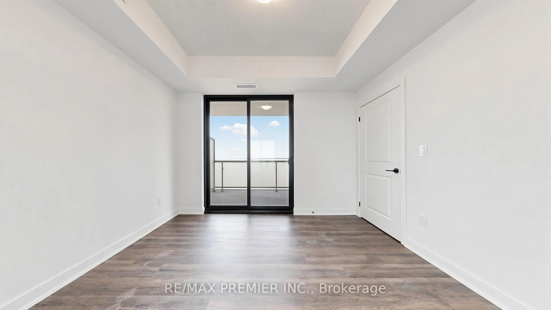 Photo 14 of Unit 1108, 2075 Lakeshore Road, Burlington, Brant — HOMEH