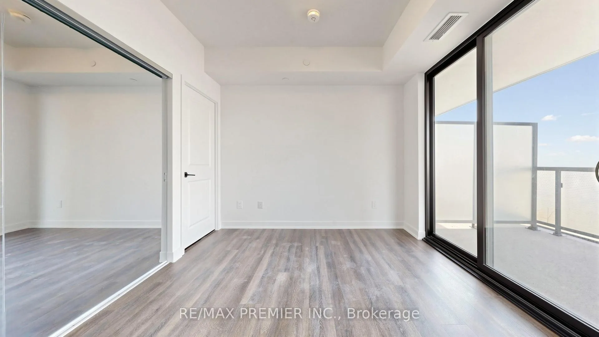 Photo 16 of Unit 1108, 2075 Lakeshore Road, Burlington, Brant — HOMEH