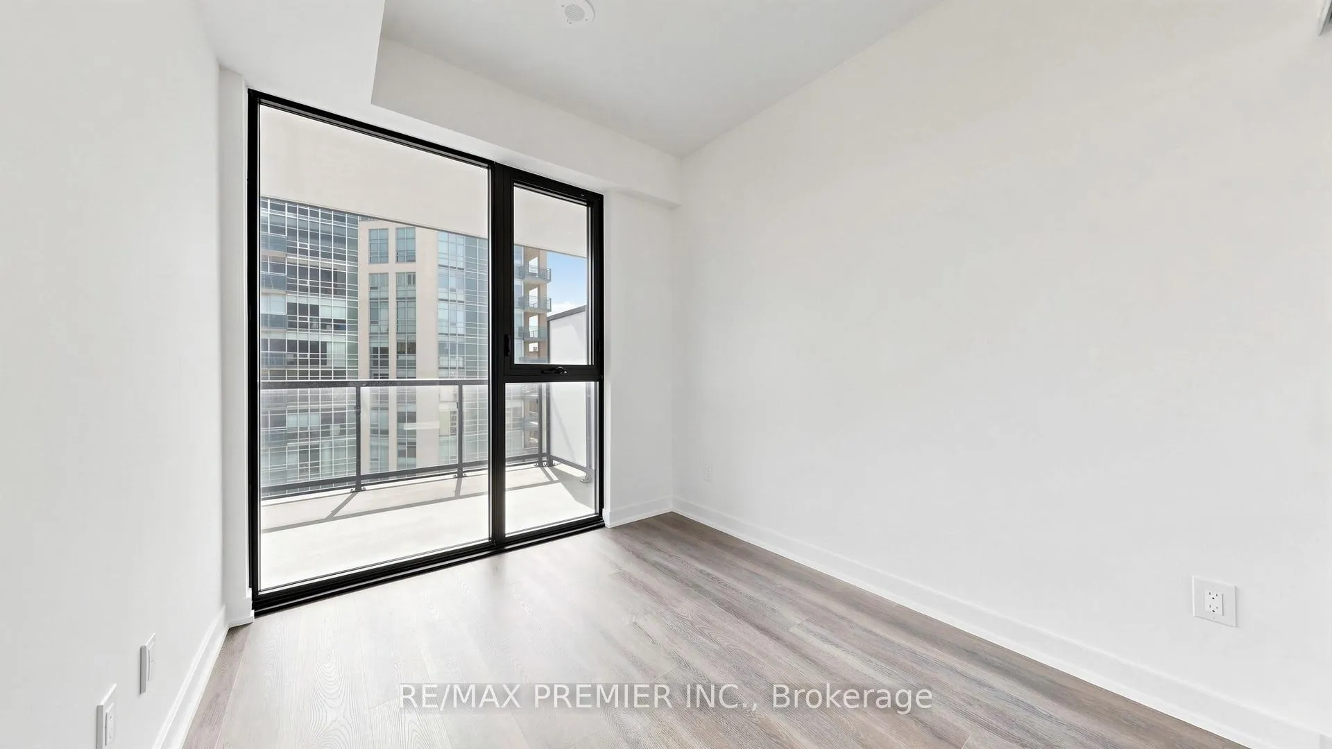 Photo 19 of Unit 1108, 2075 Lakeshore Road, Burlington, Brant — HOMEH