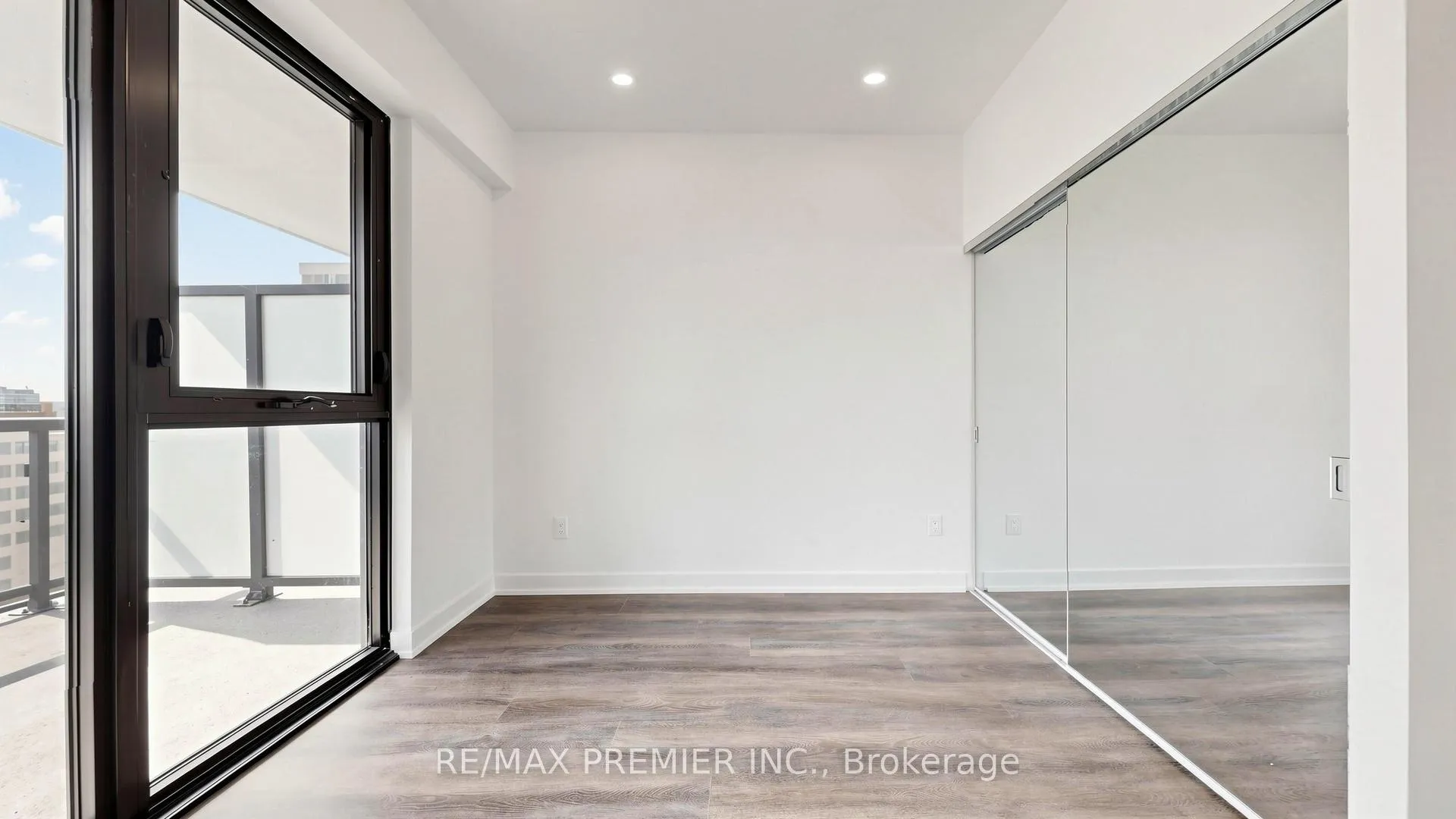 Photo 22 of Unit 1108, 2075 Lakeshore Road, Burlington, Brant — HOMEH