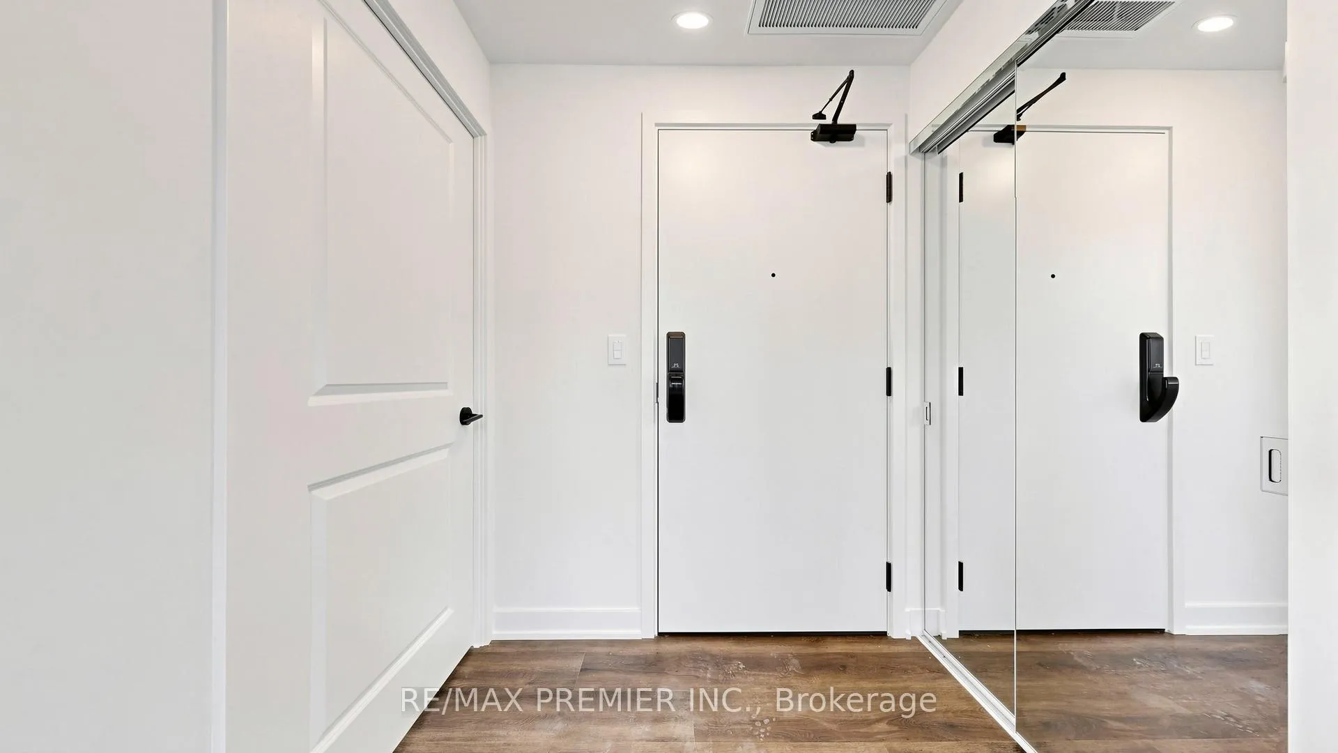 Photo 26 of Unit 1108, 2075 Lakeshore Road, Burlington, Brant — HOMEH