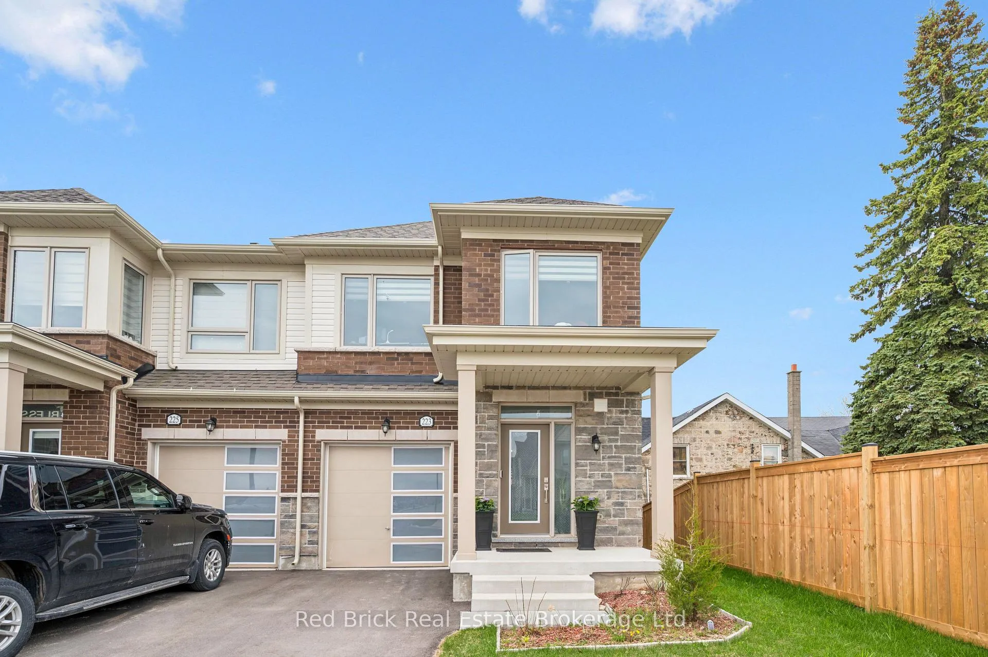 Photo 2 of 223 Farley Road W, Centre Wellington, Fergus — HOMEH