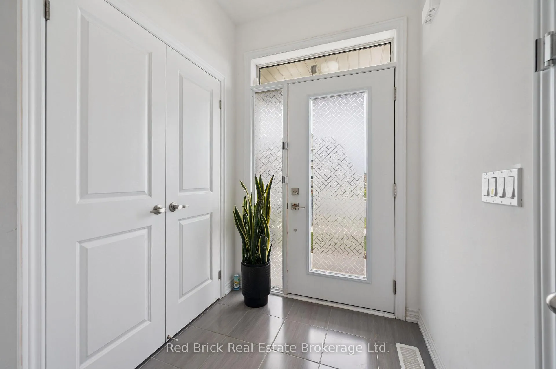 Photo 4 of 223 Farley Road W, Centre Wellington, Fergus — HOMEH