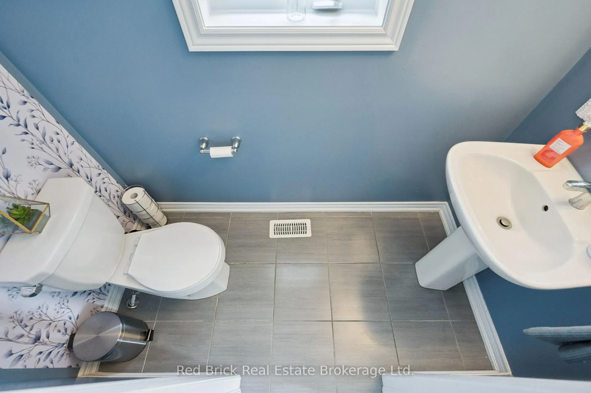 Photo 6 of 223 Farley Road W, Centre Wellington, Fergus — HOMEH